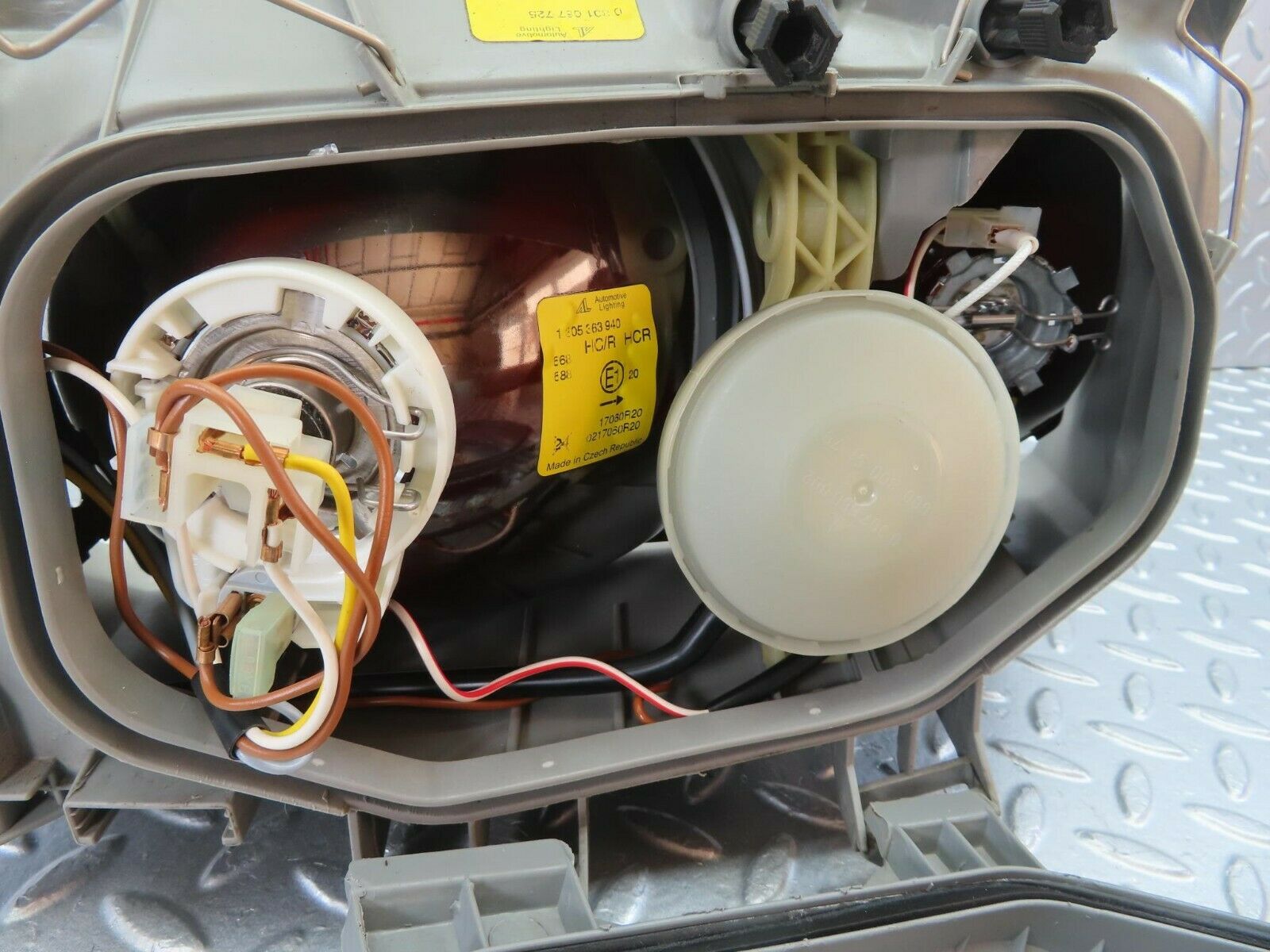 10506 Mercedes-Benz W201 190E Headlight Bosch Left Side 0301067725