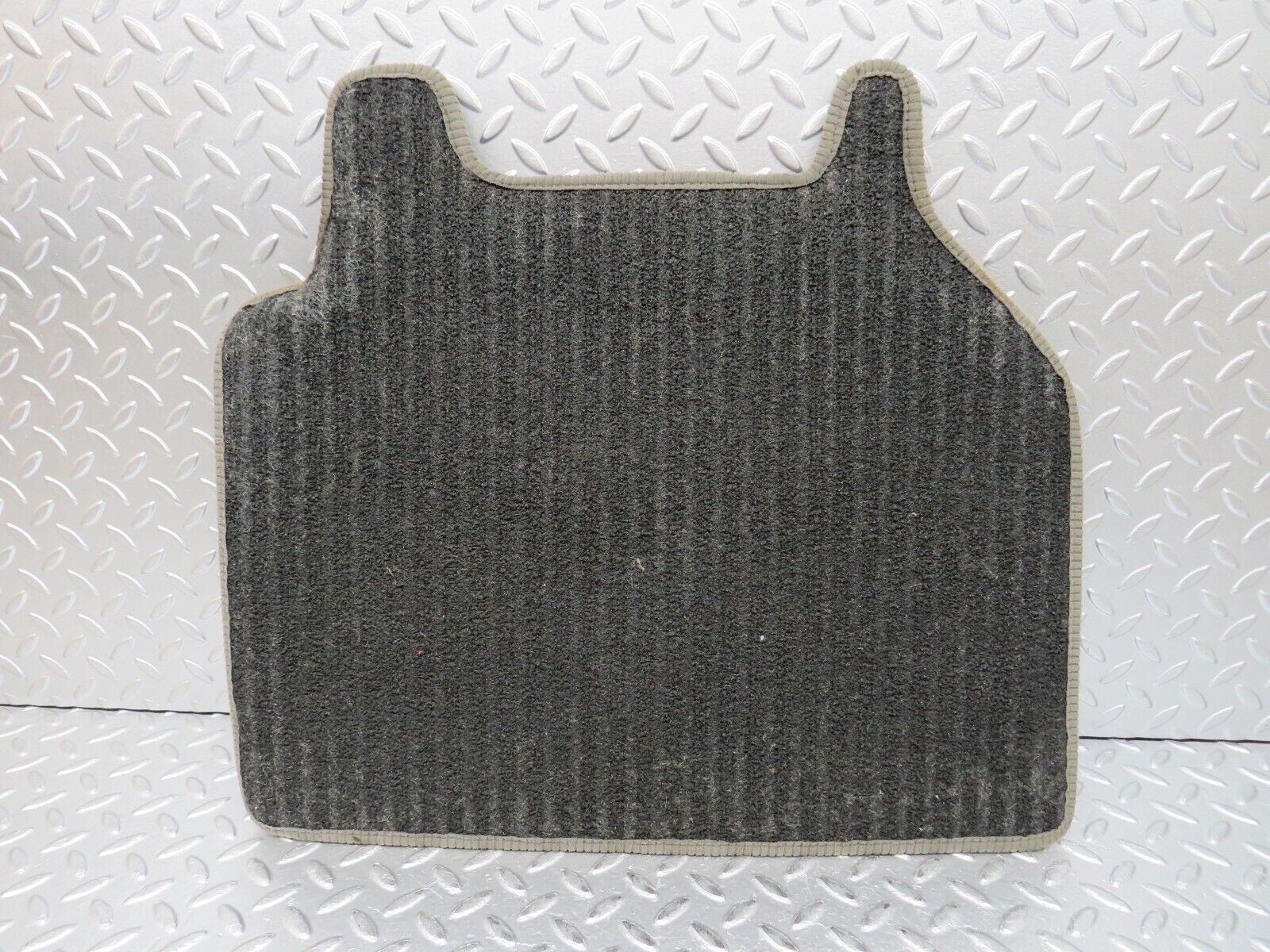 32335 Mercedes-Benz S124 300TE Wagon Rear Left Floor Carpet Mat Grey