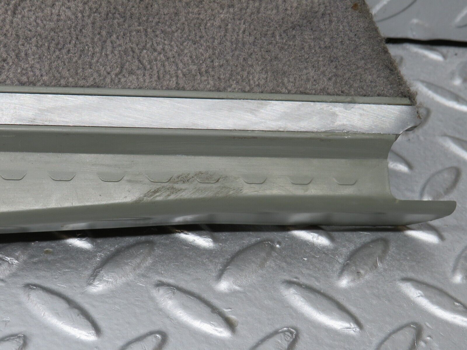 39366 Mercedes-Benz R129 320SL Coupe Left Door Sill Cover Grey 1296800135