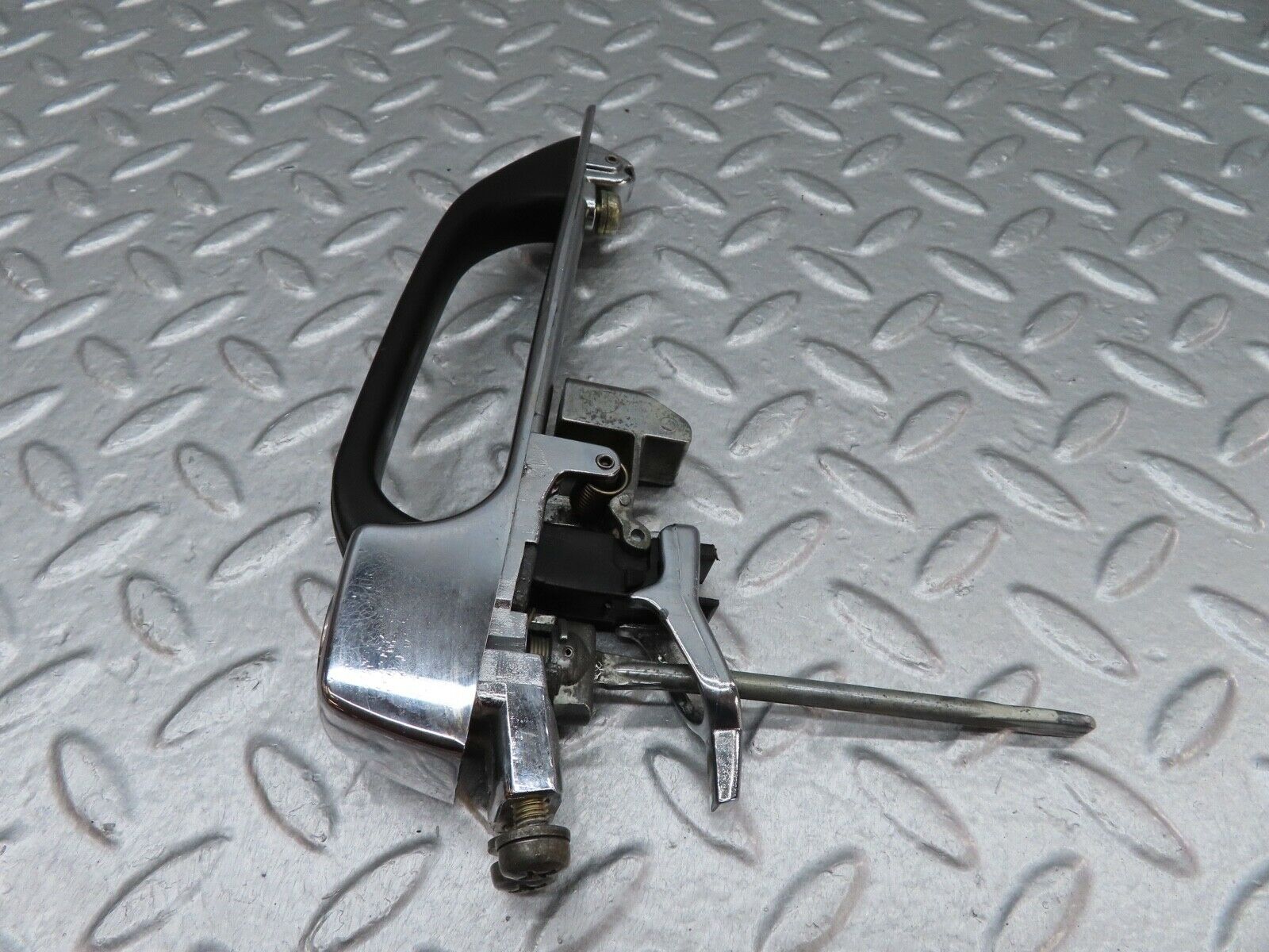 17948 Mercedes-Benz W123 200 Front Right Exterior Door Handle 1237600259