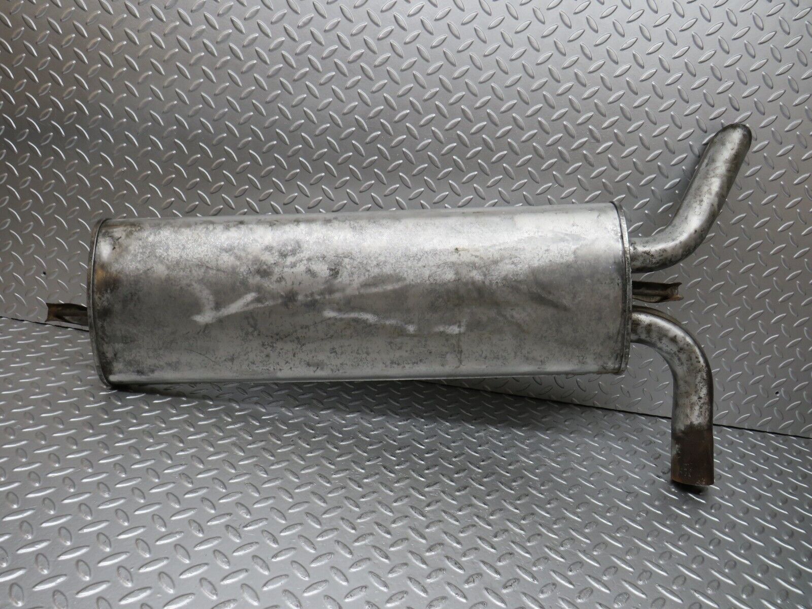 31317 Mercedes-Benz S124 220TE Wagon Exhaust Rear Silencer 1333 000047