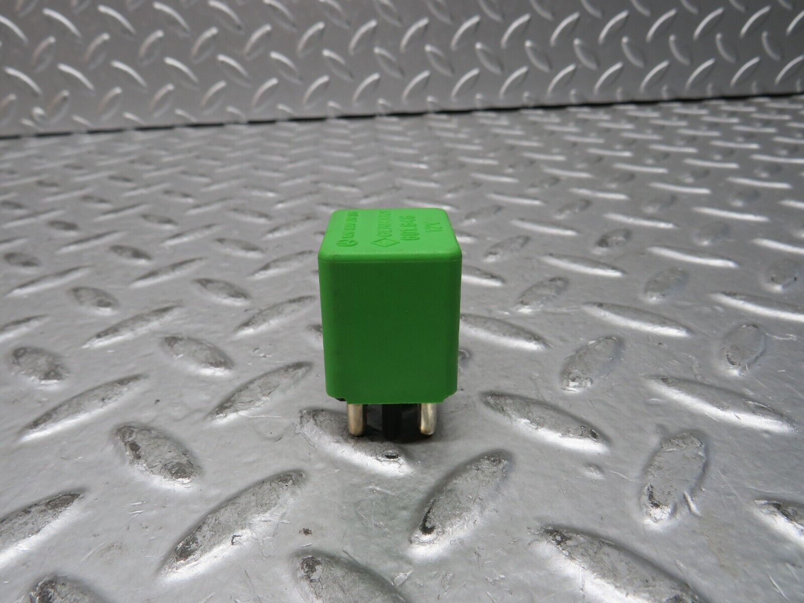 29072 Mercedes-Benz C124 320CE Coupe Headlight Wiper Relay 1268202026