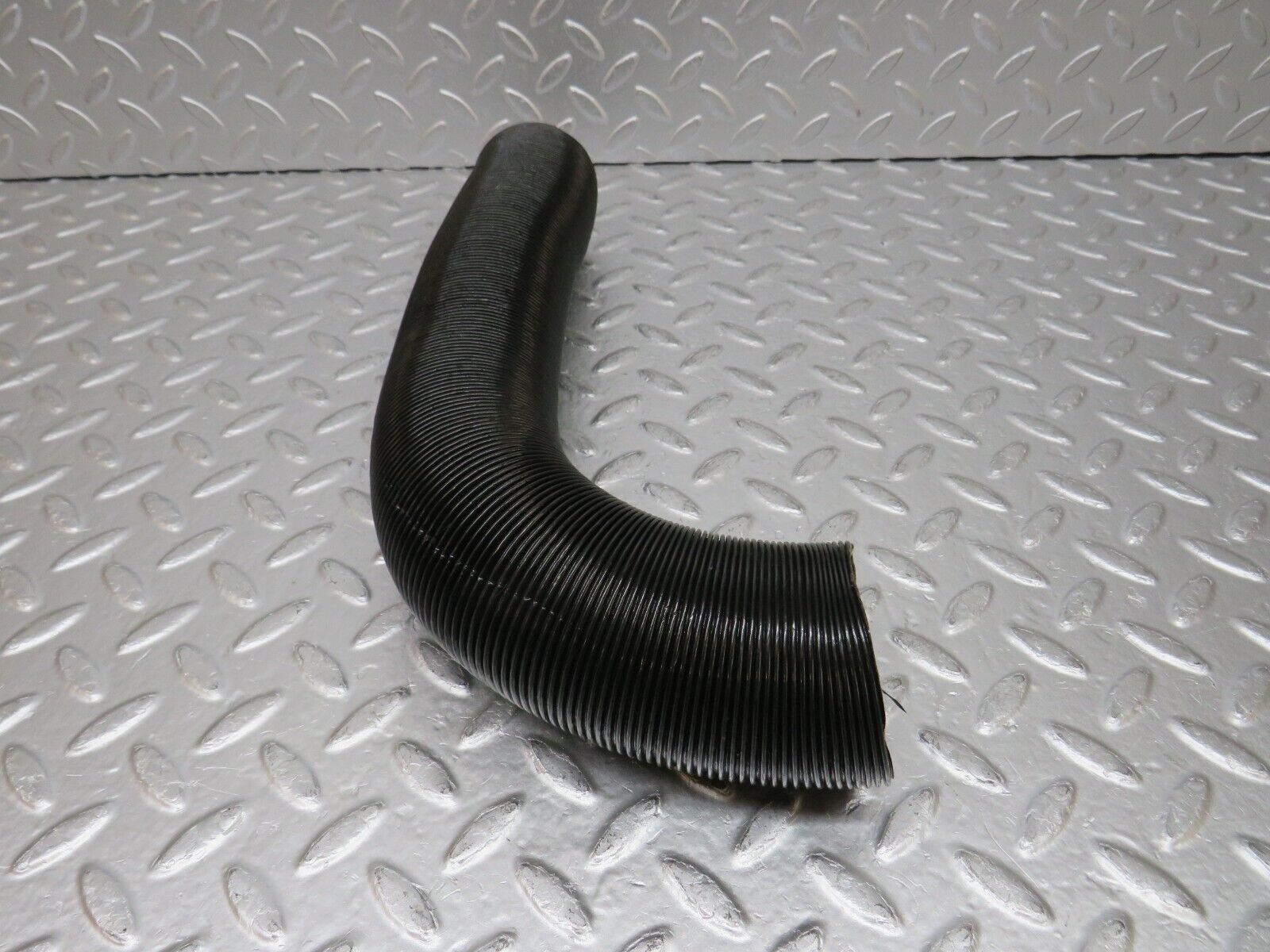 0866 Mercedes-Benz C107 350SLC Coupe Dash Air Vent Pipe Right Side