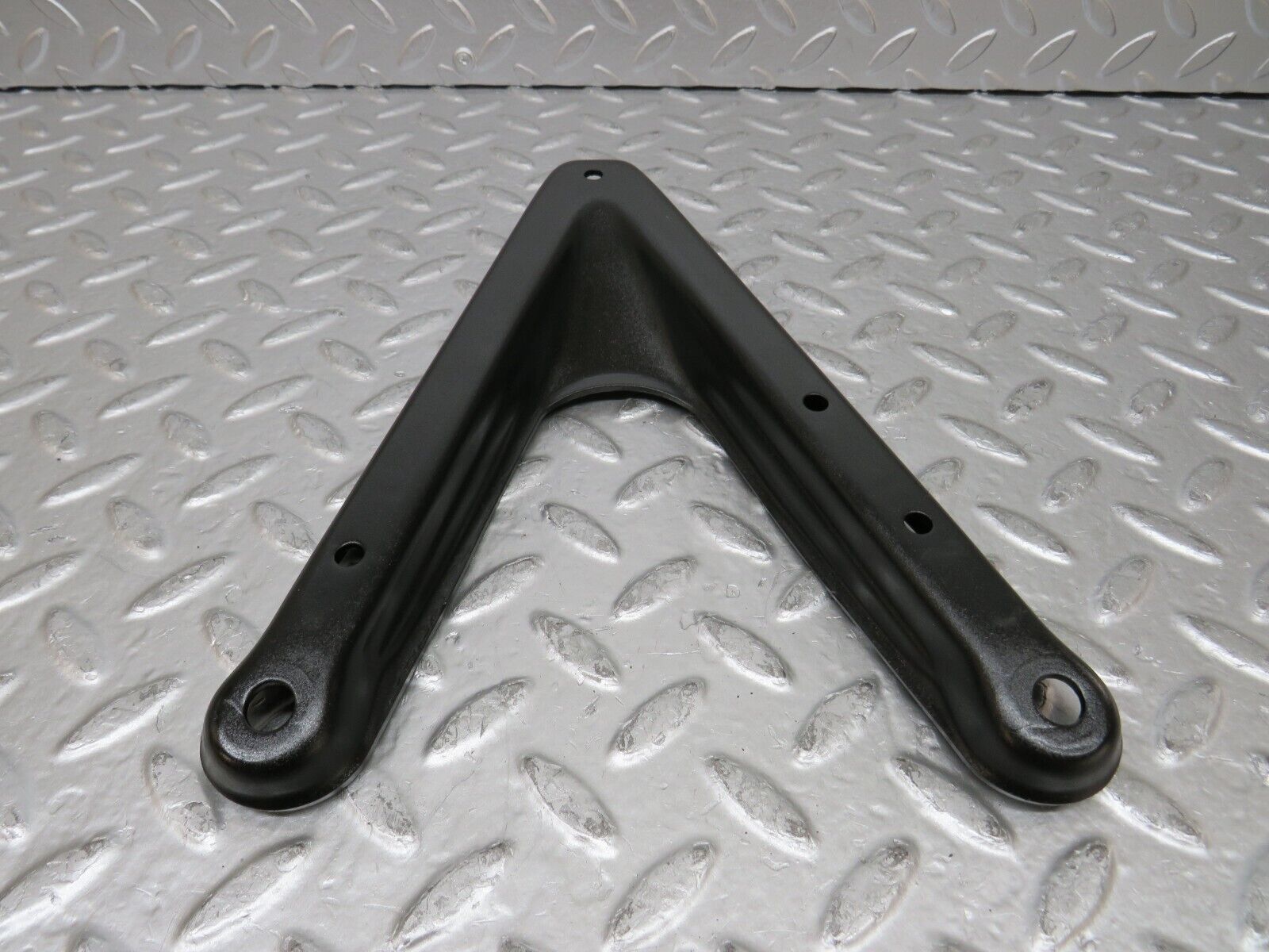 26738 Mercedes-Benz C124 220CE Coupe Air Intake Manifold Bracket