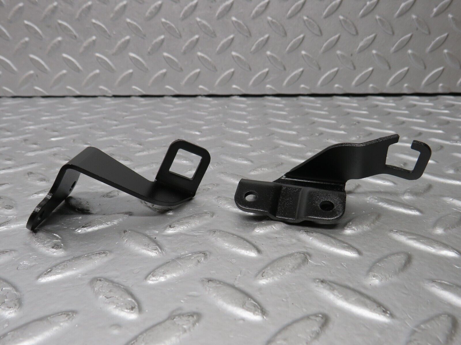 38973 Mercedes-Benz W201 190E 2.6L Accelerator Cable Holder Bracket