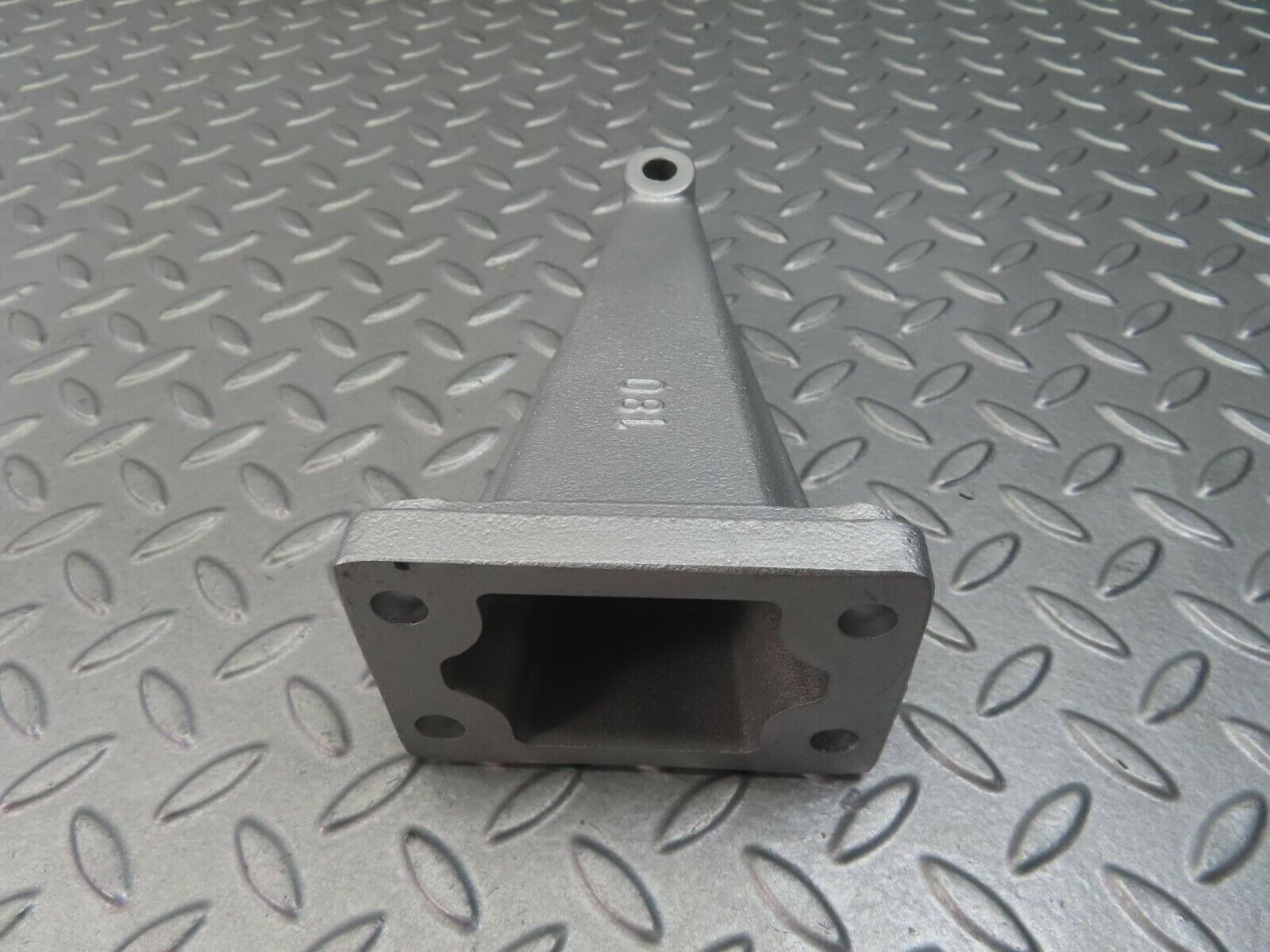 8337 Mercedes-Benz W108 Engine Mount Bracket Right Side 1802232504