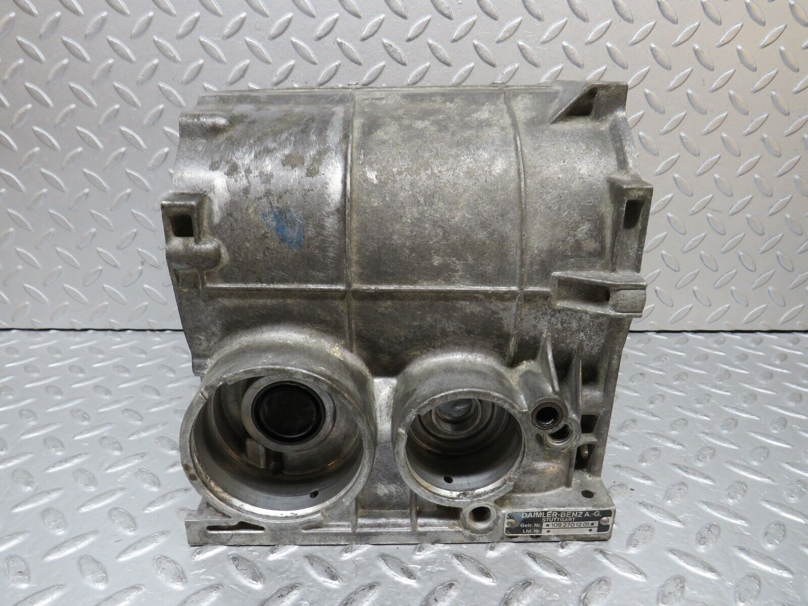 37679 Mercedes-Benz W109 300SEL Automatic Gearbox Housing 1152712601 1092701201