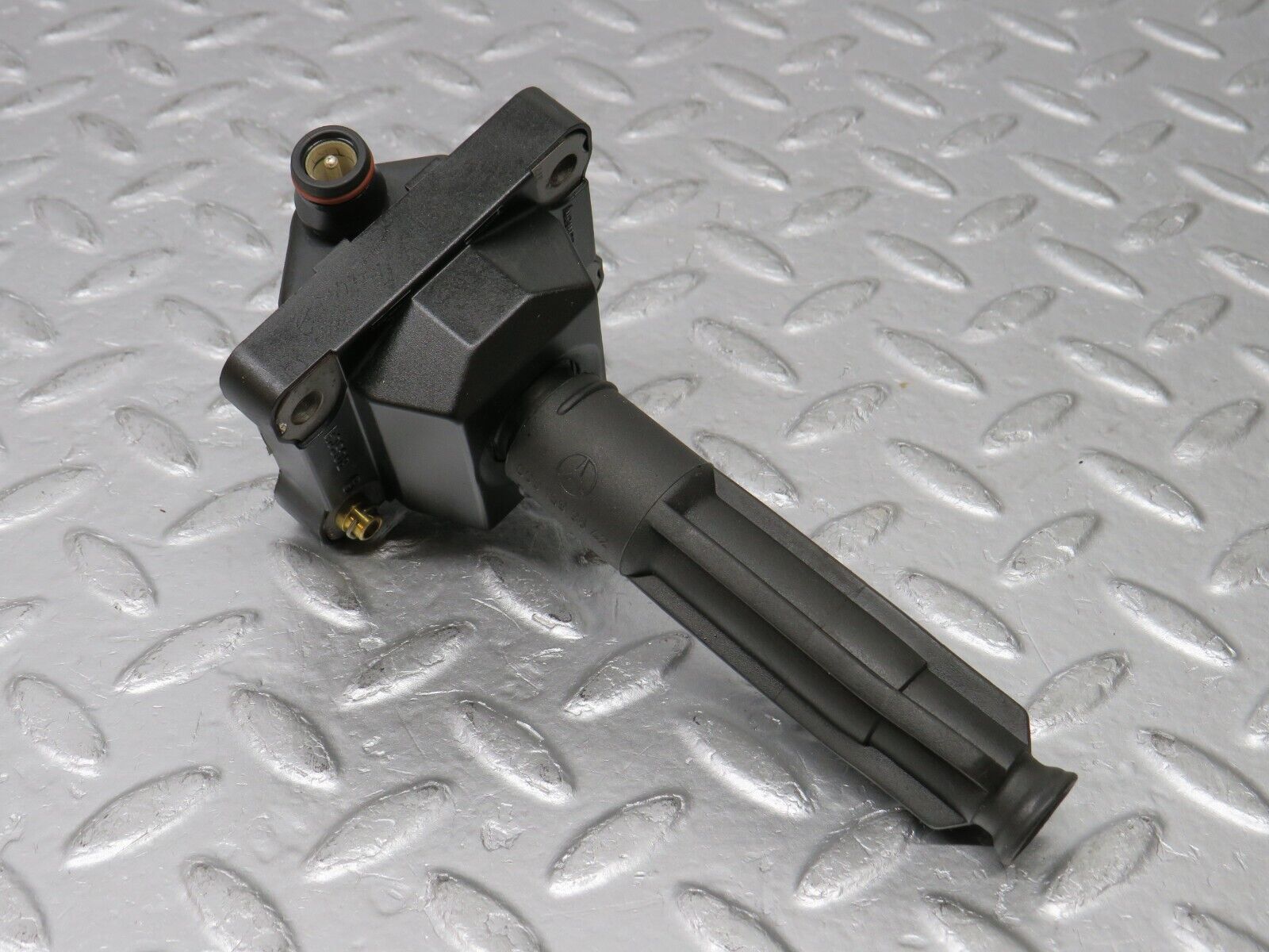 38344 Mercedes-Benz R129 280SL Coupe Ignition Coil Bosch 0221506444 0001587003 0001593642