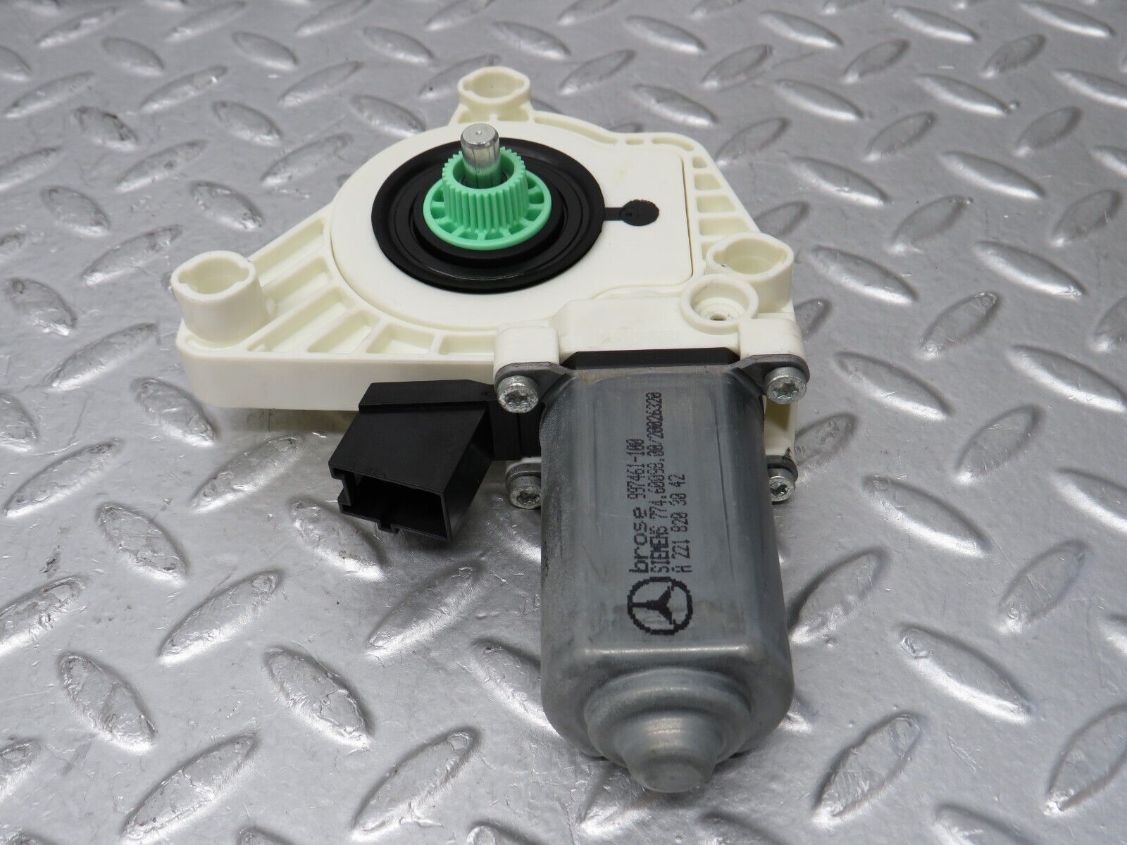 35162 Mercedes-Benz W221 Rear Right Window Regulator Motor 2218203042