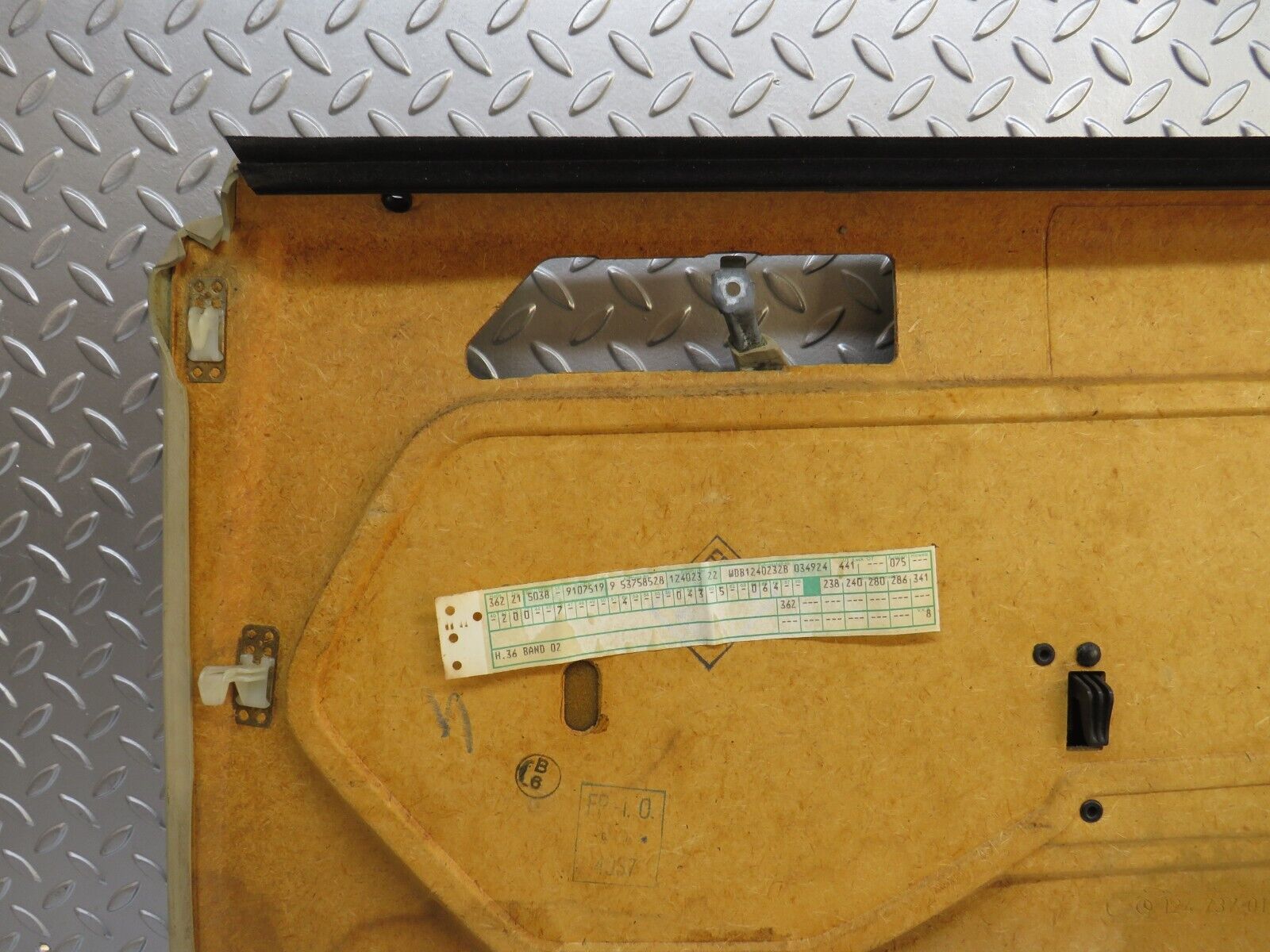 29250 Mercedes-Benz W124 230E Rear Left Door Card Beige 1247370170