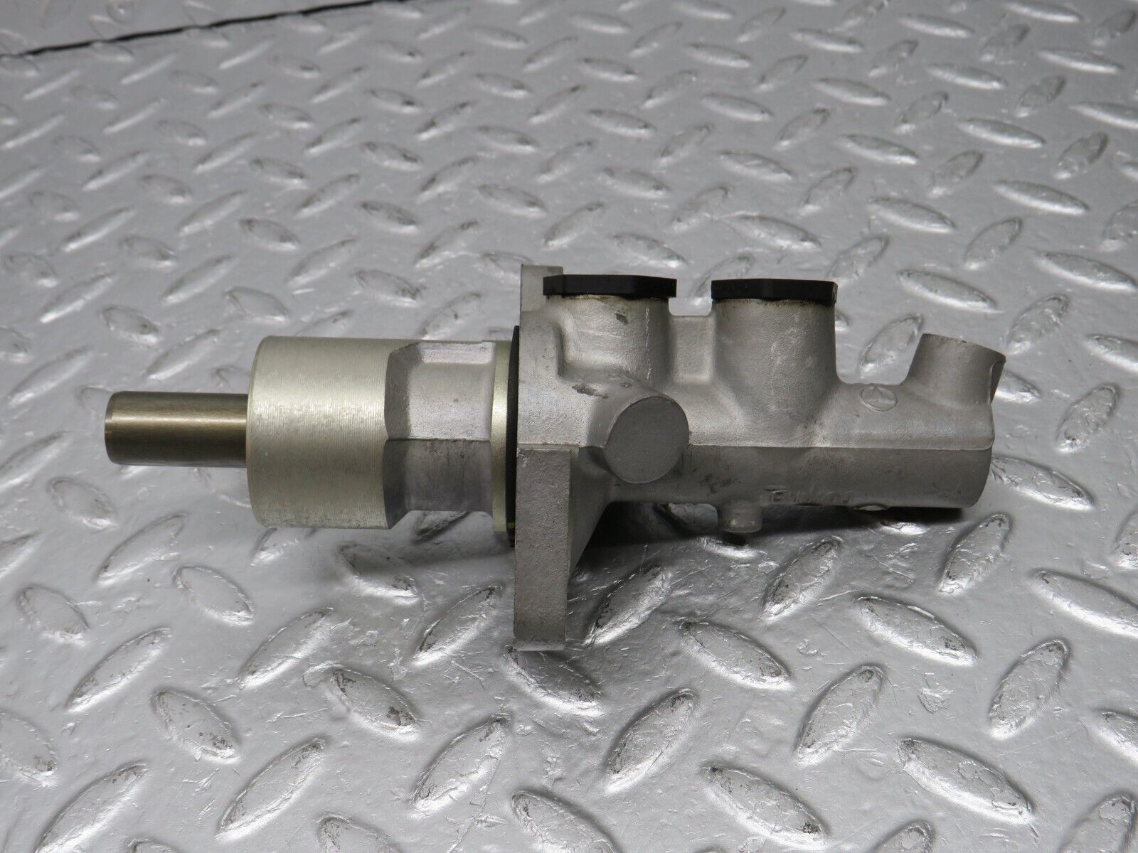 38438 Mercedes-Benz R129 280SL Coupe Brake Master Cylinder Girling