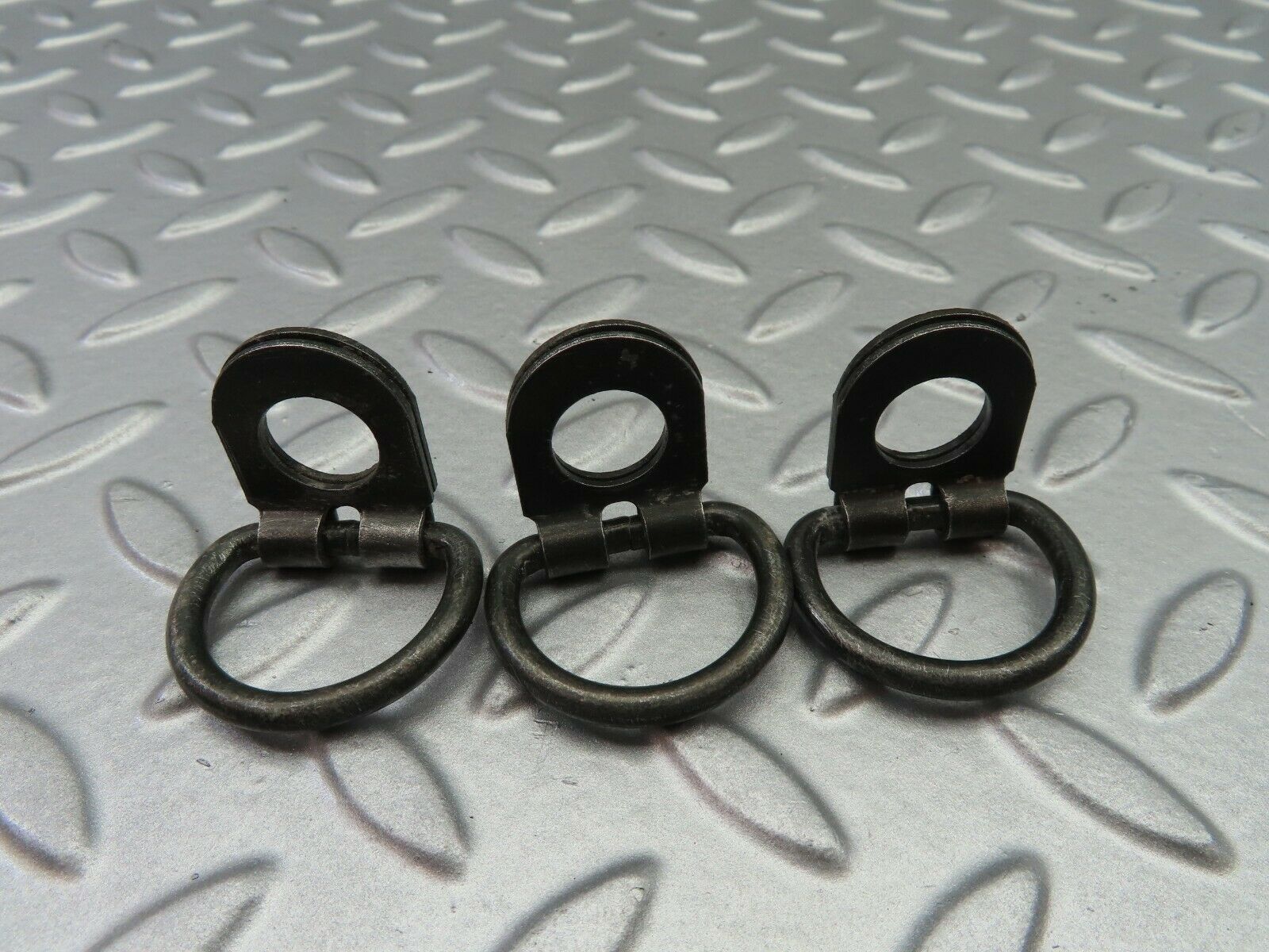 6797 Mercedes-Benz S124 E220 Wagon Trunk Cargo Hook Clip