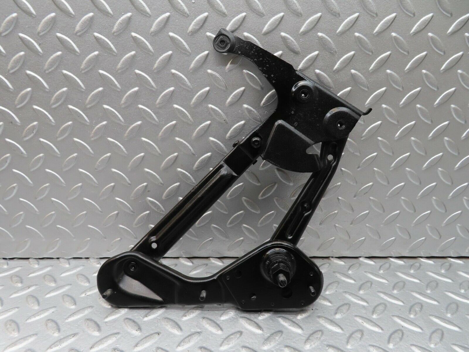 16425 Mercedes-Benz W124 260E Bonnet Hinge Left Side