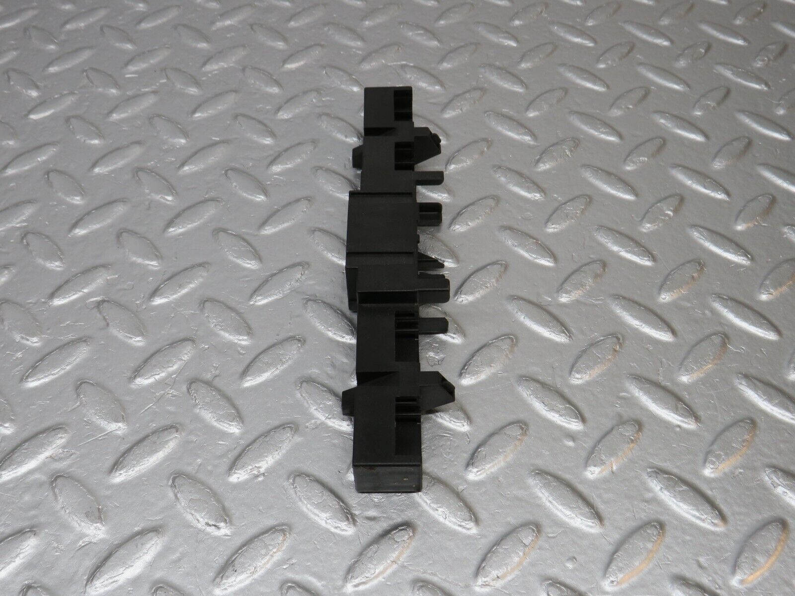 39750 Mercedes-Benz R129 320SL Coupe Connector Holder 1295451340