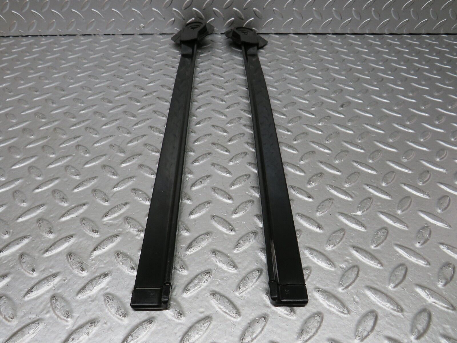 27123 Mercedes-Benz W123 280E Seat Belt Runner 1239192520 1239192620