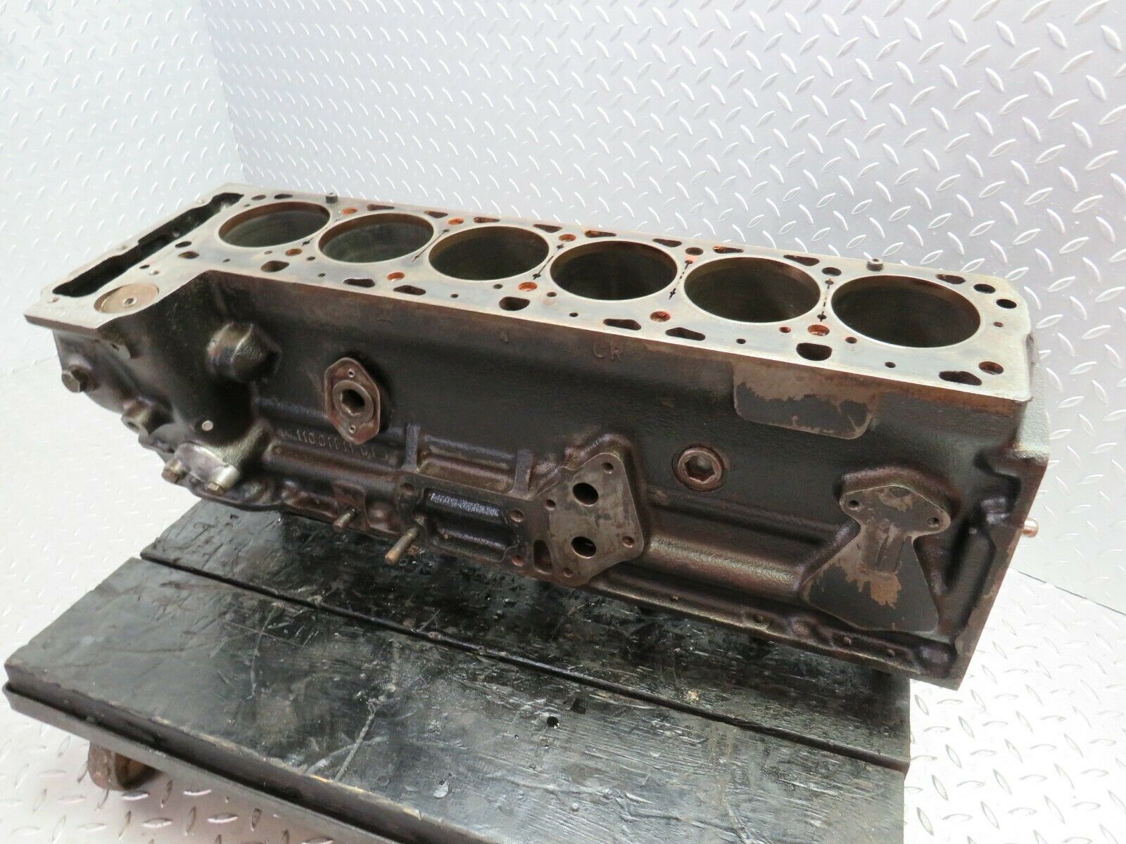 24186 Mercedes-Benz W123 280E Engine Block 1100111101 M110.988