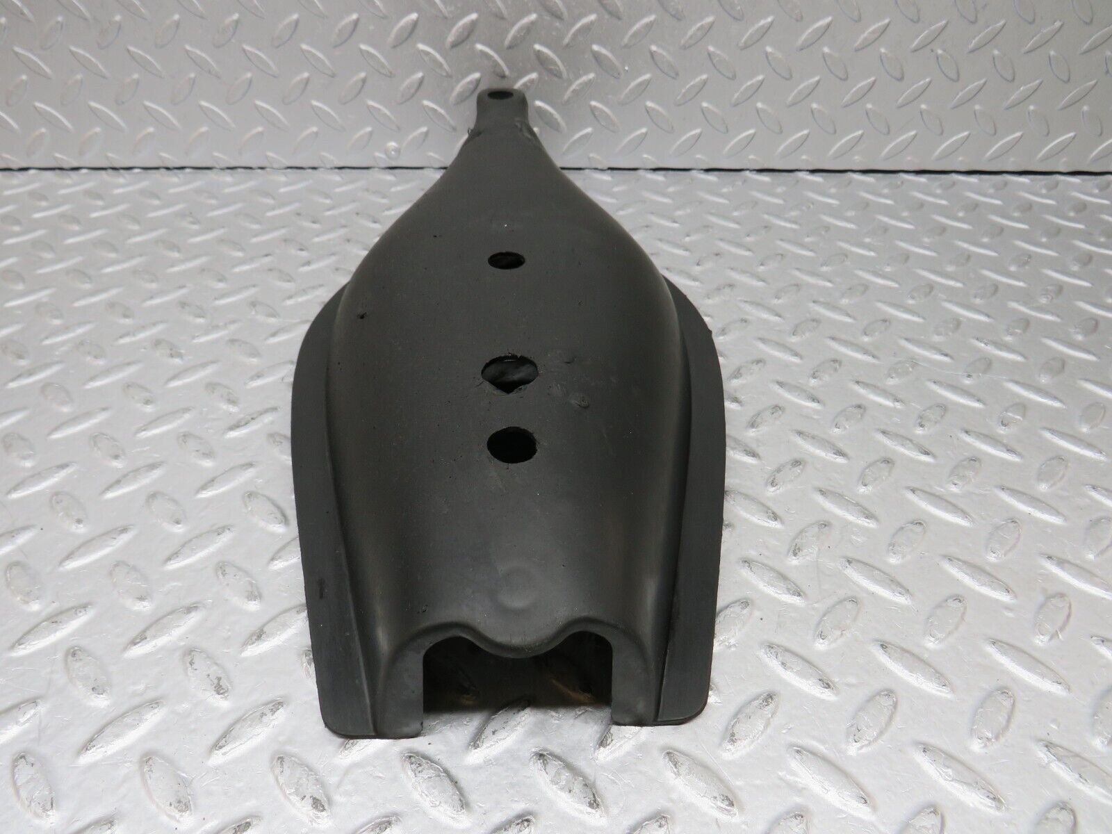 36460 Mercedes-Benz W201 190E 2.0L Rear Control Arm Cover 1243520088