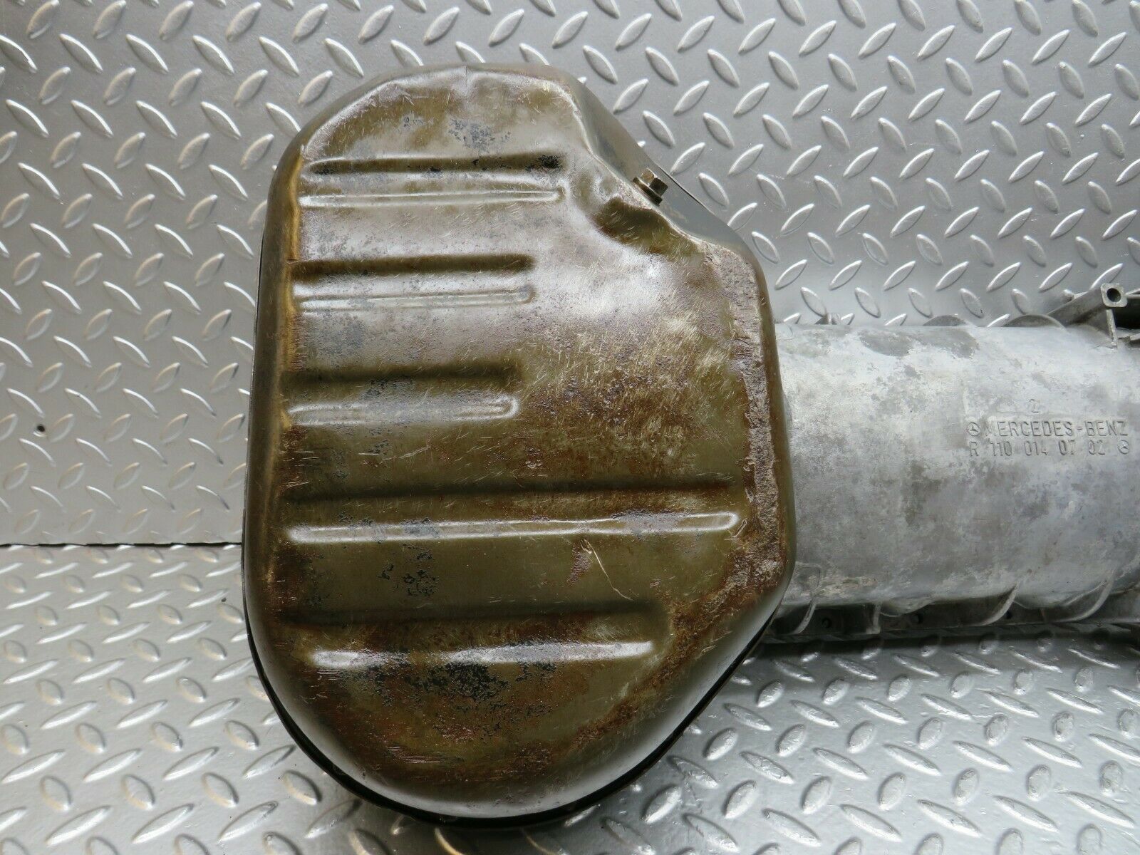 24124 Mercedes-Benz W123 280E Oil Pan Oil Sump 1100140208