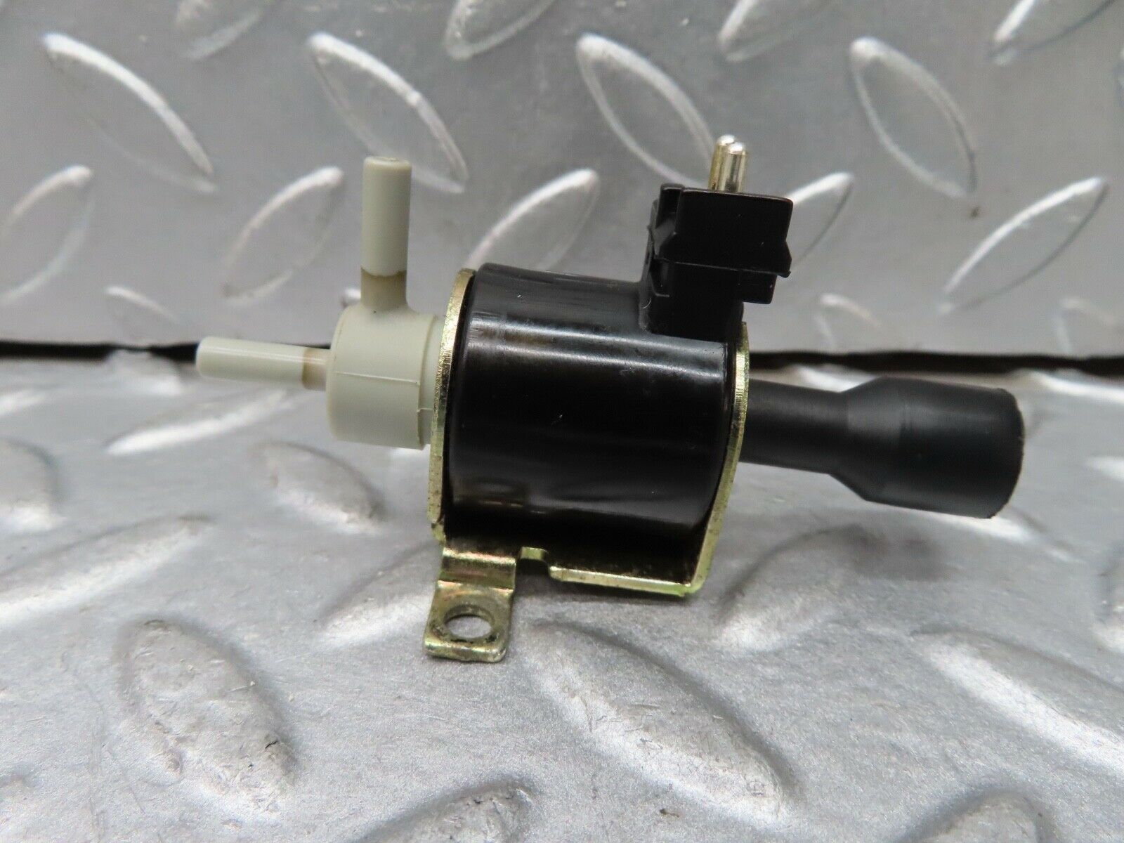 17242 Mercedes-Benz R129 300SL Coupe Vacuum Valve Solenoid 1170780981