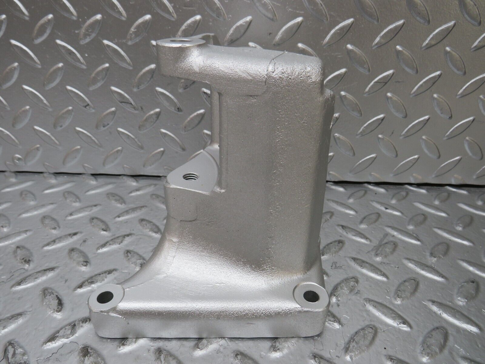 26238 Mercedes-Benz W116 450SE Alternator Generator Bracket 1161551135