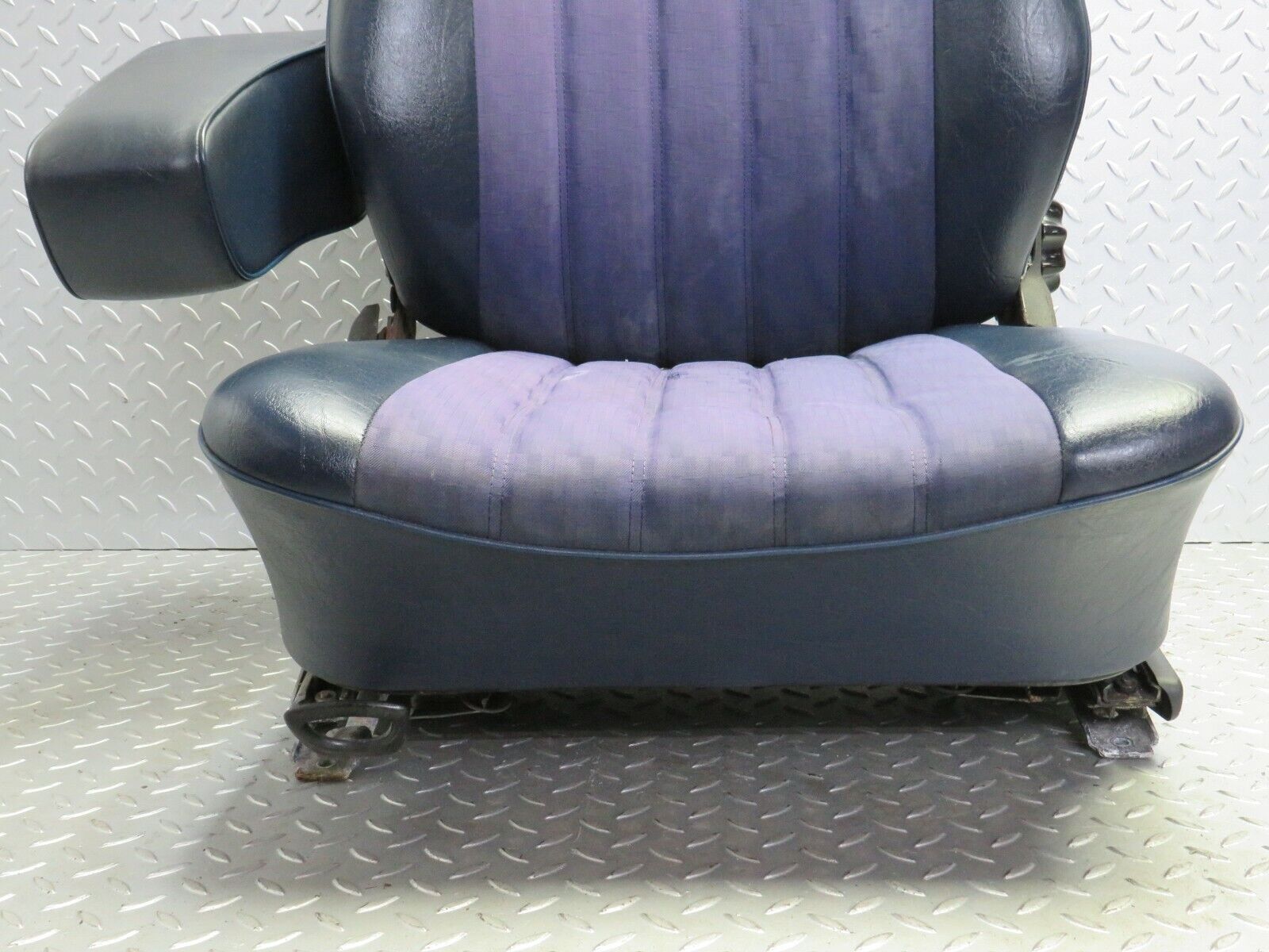 23042 Mercedes-Benz C123 230CE Coupe Front Left Seat Blue Half Leather