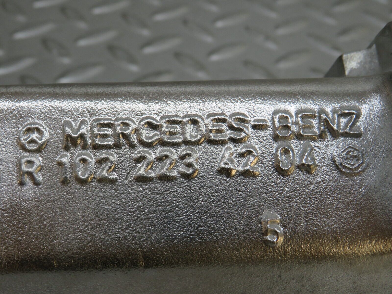 29432 Mercedes-Benz W124 230E Engine Mount Bracket Right Side 1022234204