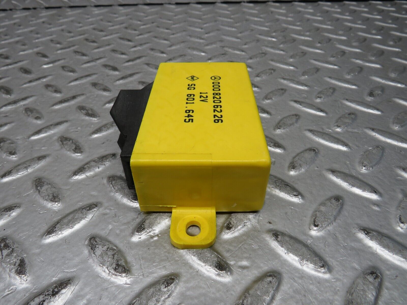 29071 Mercedes-Benz C124 320CE Coupe Heated Seat Control Unit 0008206226