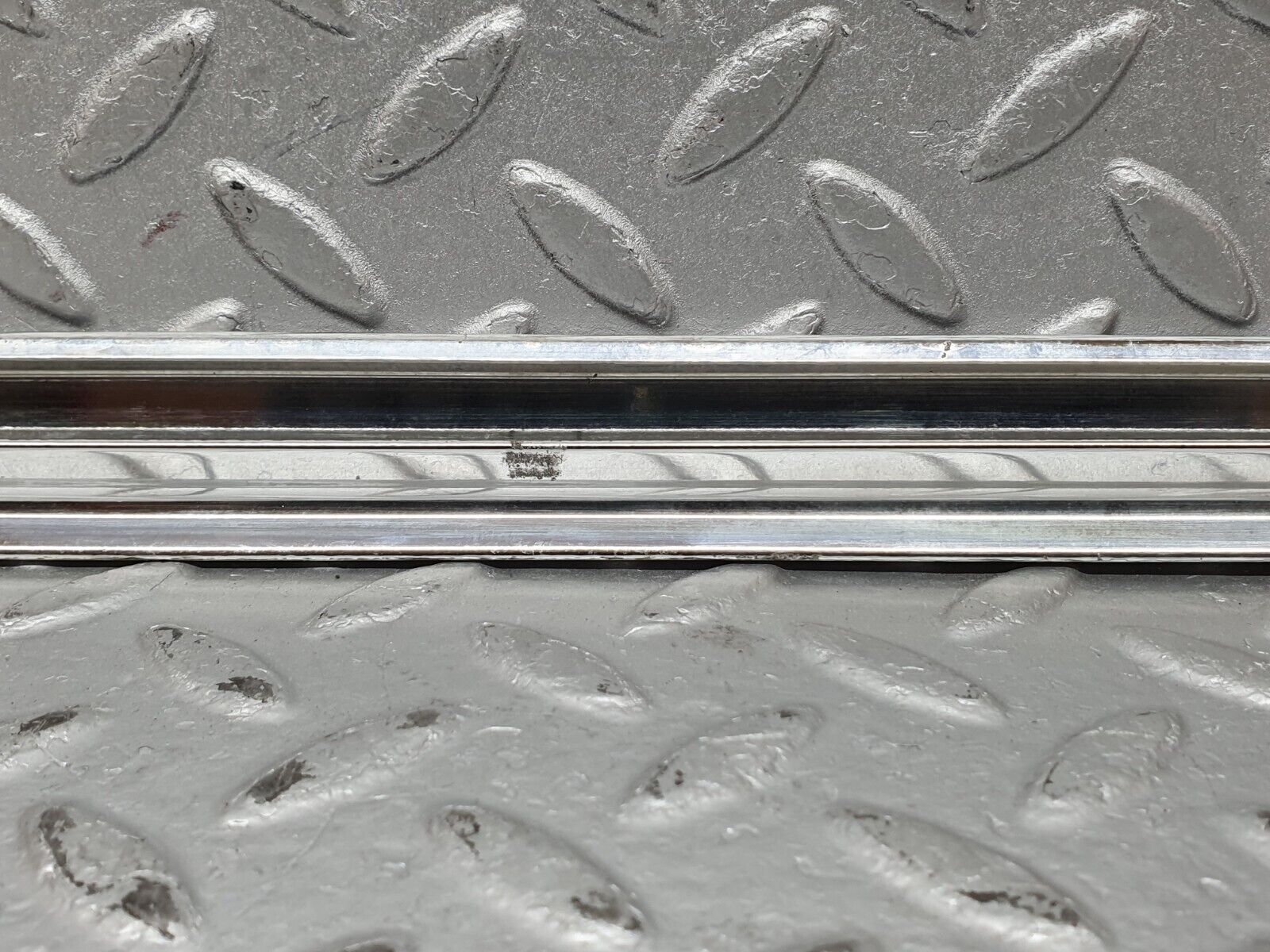 41188 Mercedes-Benz W126 300SE Rear Left Door Chrome Moulding Trim