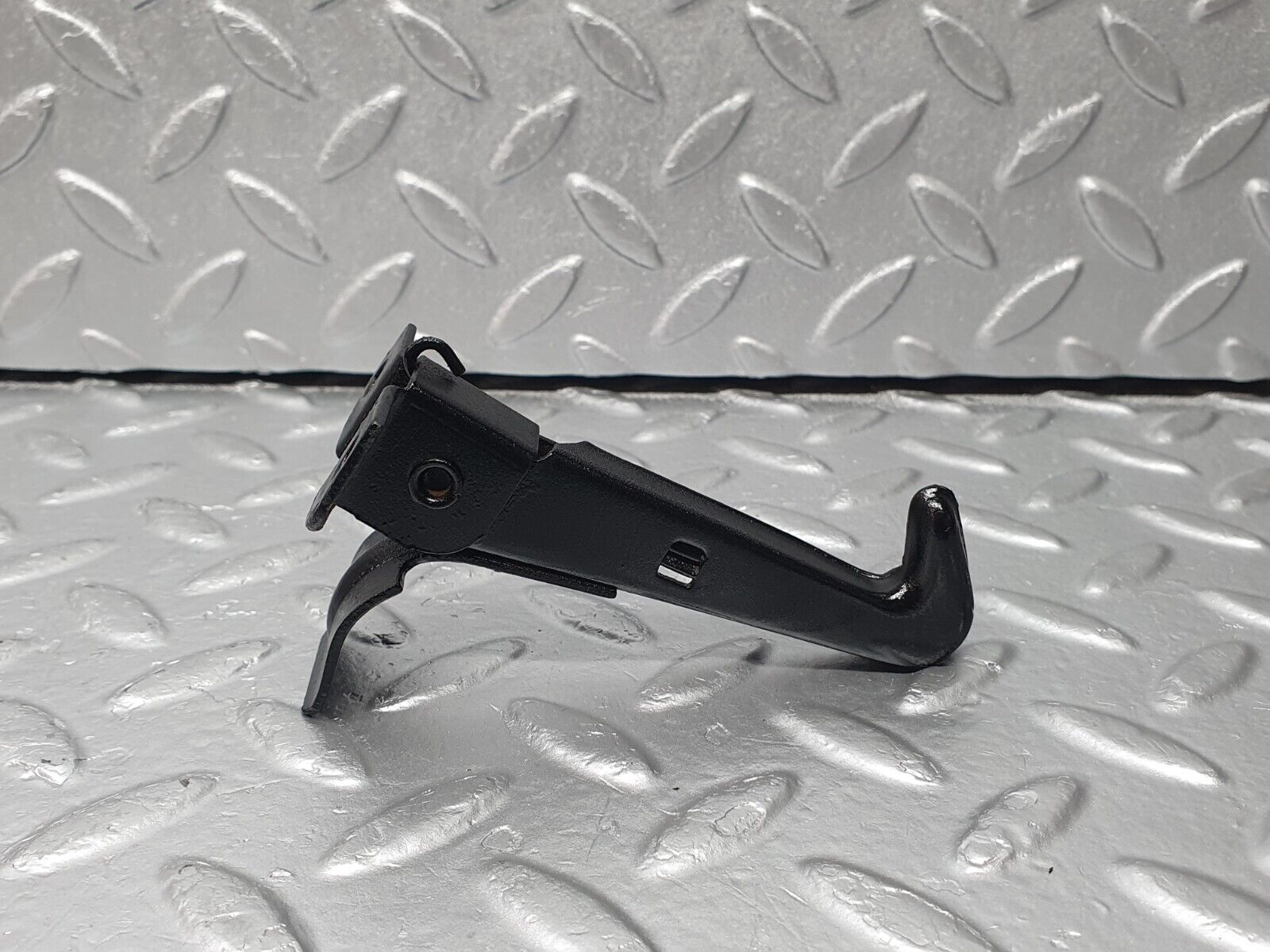 40775 Mercedes-Benz W111 220S Bonnet Safety Latch