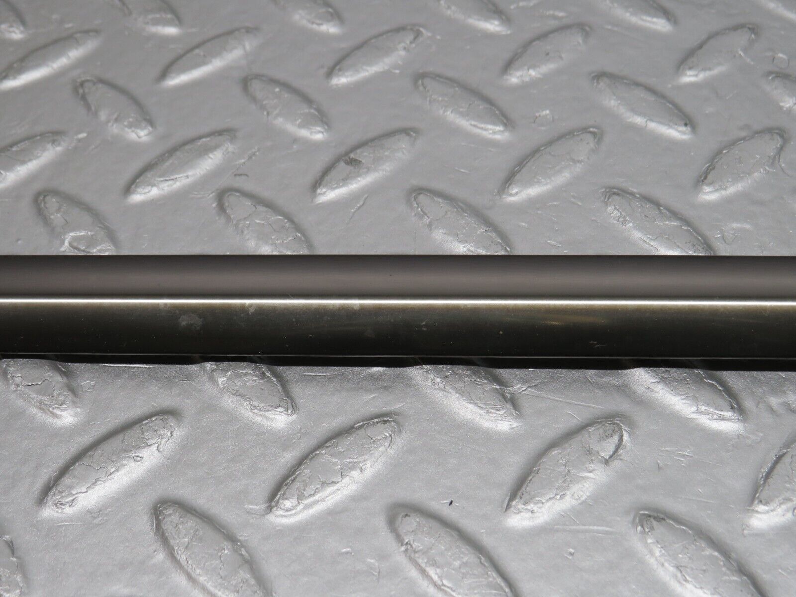 38523 Mercedes-Benz R129 280SL Coupe Right Door Window Moulding Trim