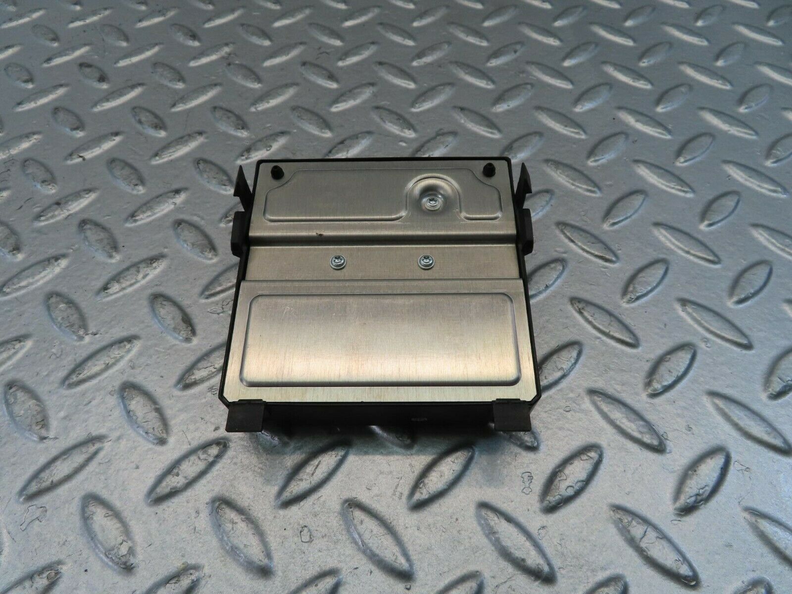 11126 Mercedes-Benz W221 S320 Central Gateway ECU 2215407045