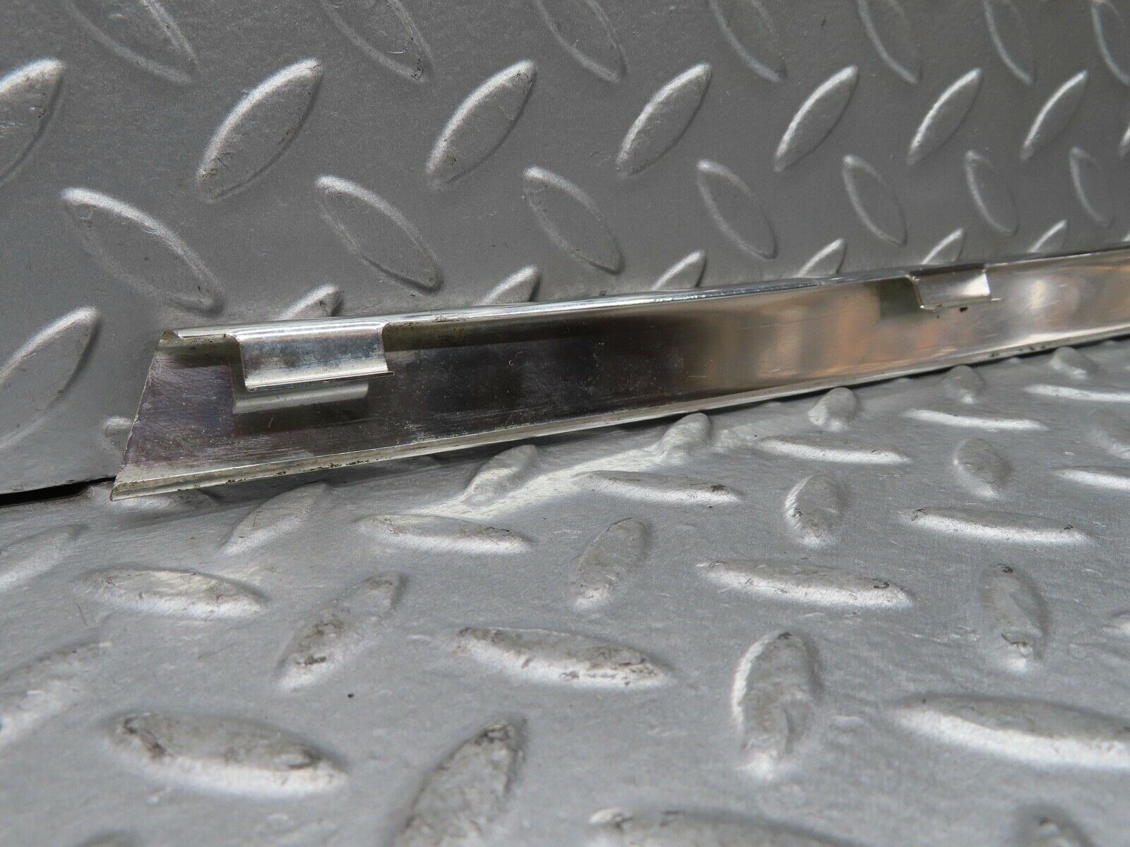 16776 Mercedes-Benz C107 380SLC Rear Right Quarter Window Chrome Trim