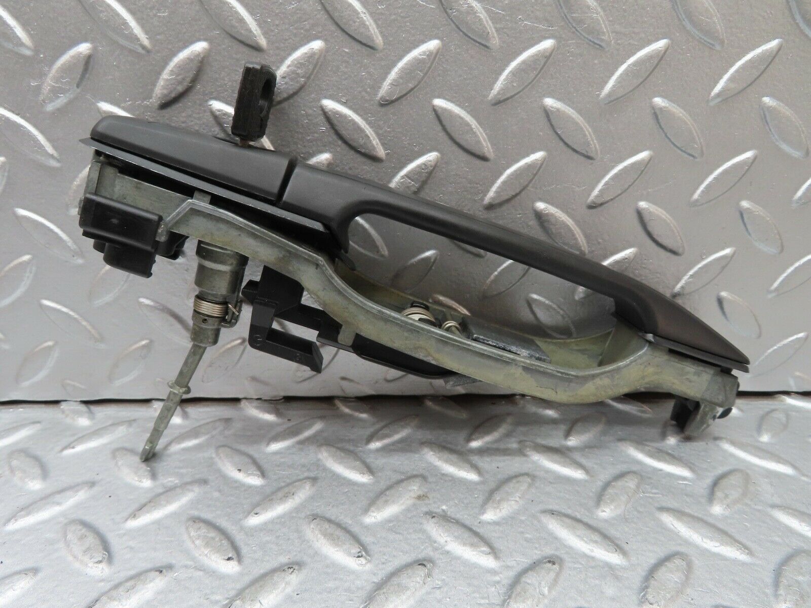 20058 Mercedes-Benz R129 300SL Coupe Left Exterior Door Handle With Key