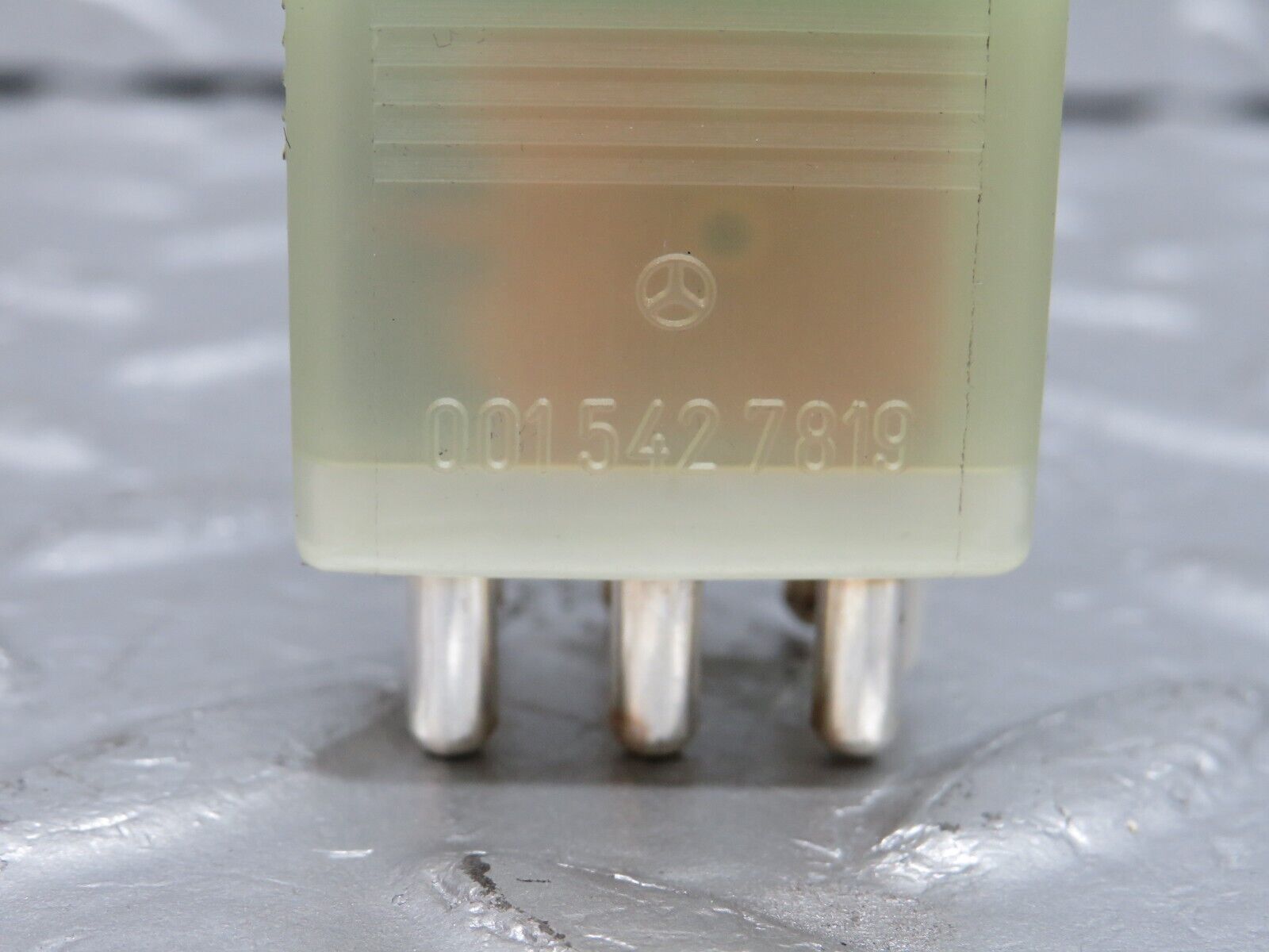 39645 Mercedes-Benz R129 320SL Coupe Door Window Control Relay 0015427819