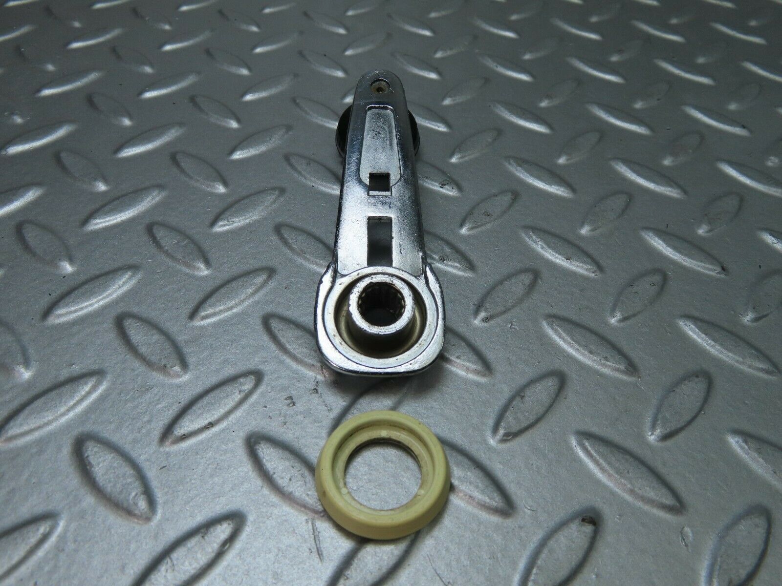 7262 Mercedes-Benz W116 450SE Window Lifter Crank Handle