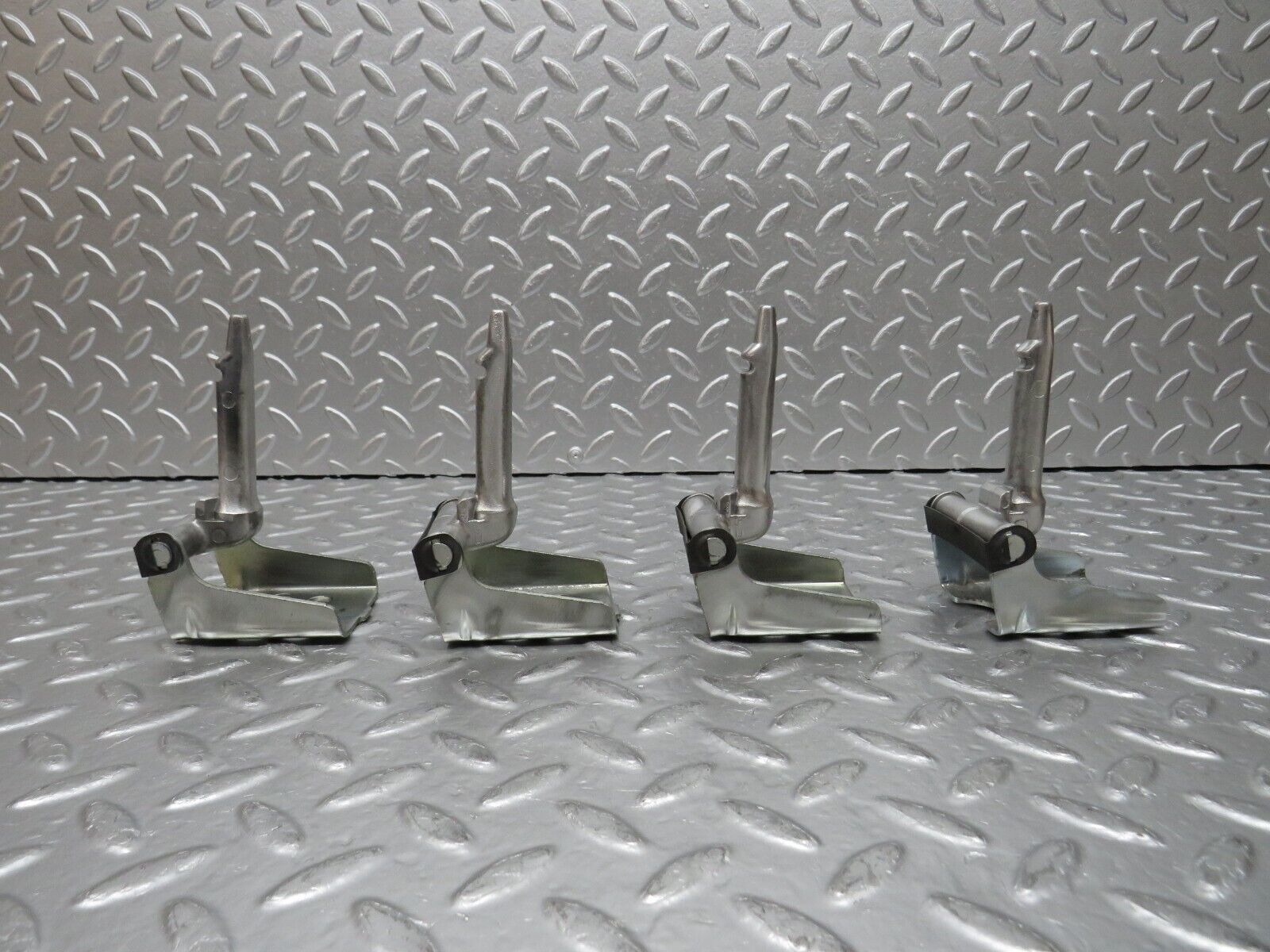 31363 Mercedes-Benz S124 220TE Wagon Rear Seat Hinge Set