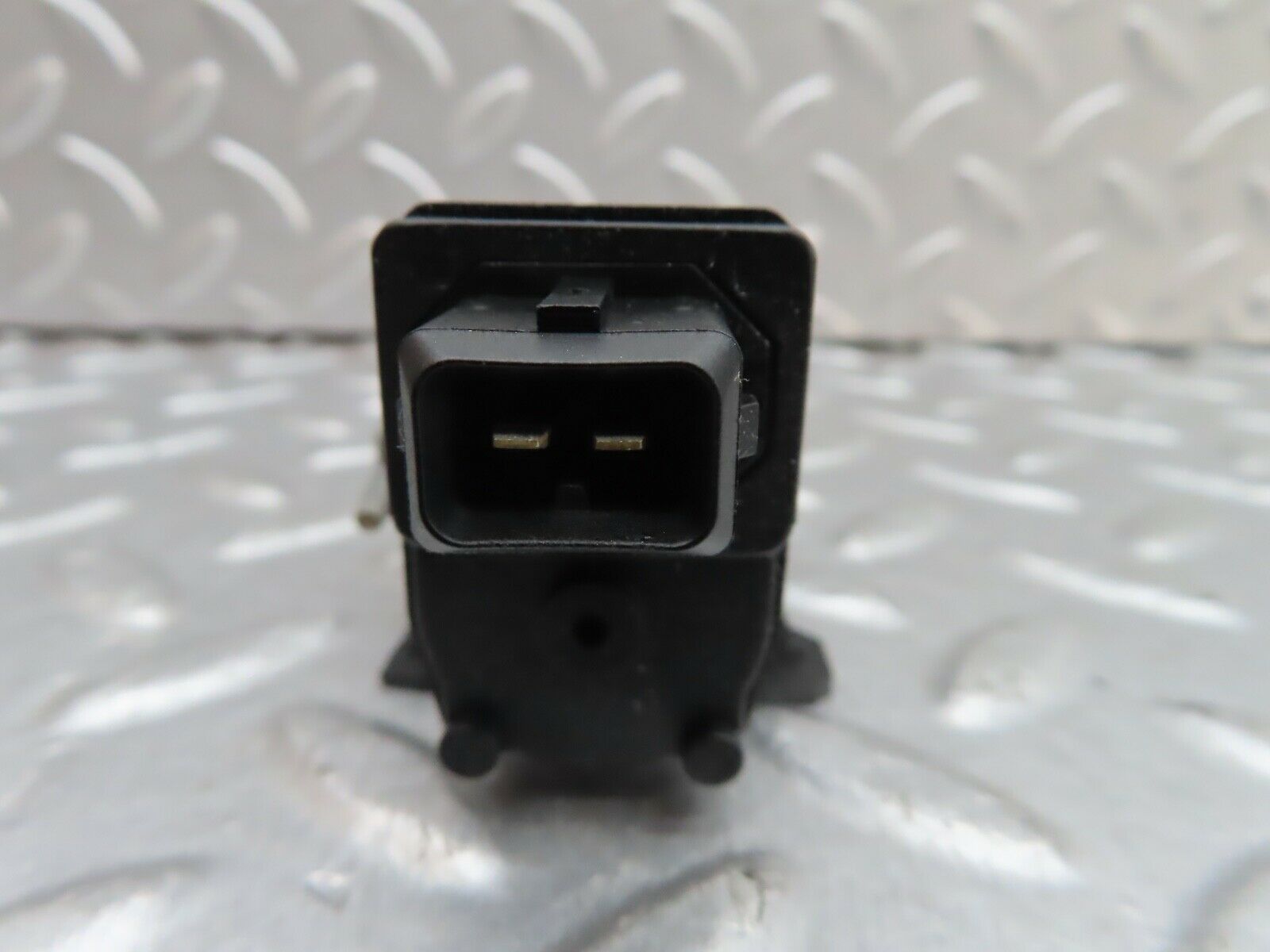 19372 Mercedes-Benz C140 CL420 Coupe Vacuum Valve 2028000778