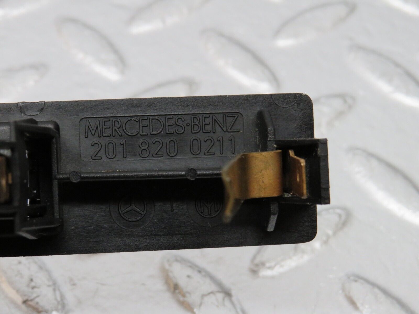 33607 Mercedes-Benz W201 190E 2.0L Trunk Boot Light Switch 2018200211