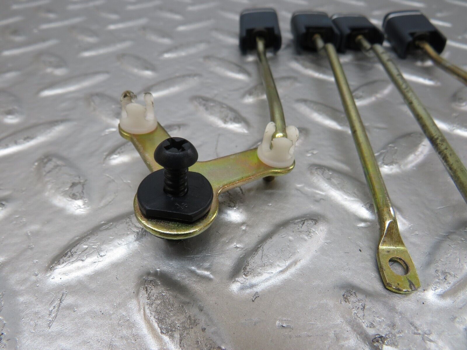 25044 Mercedes-Benz W140 S320 Front And Rear Door Lock Knob