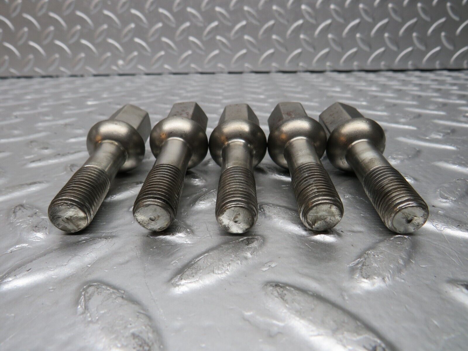 30527 Mercedes-Benz 5x Alloy Wheel Lug Bolt M12x1.5