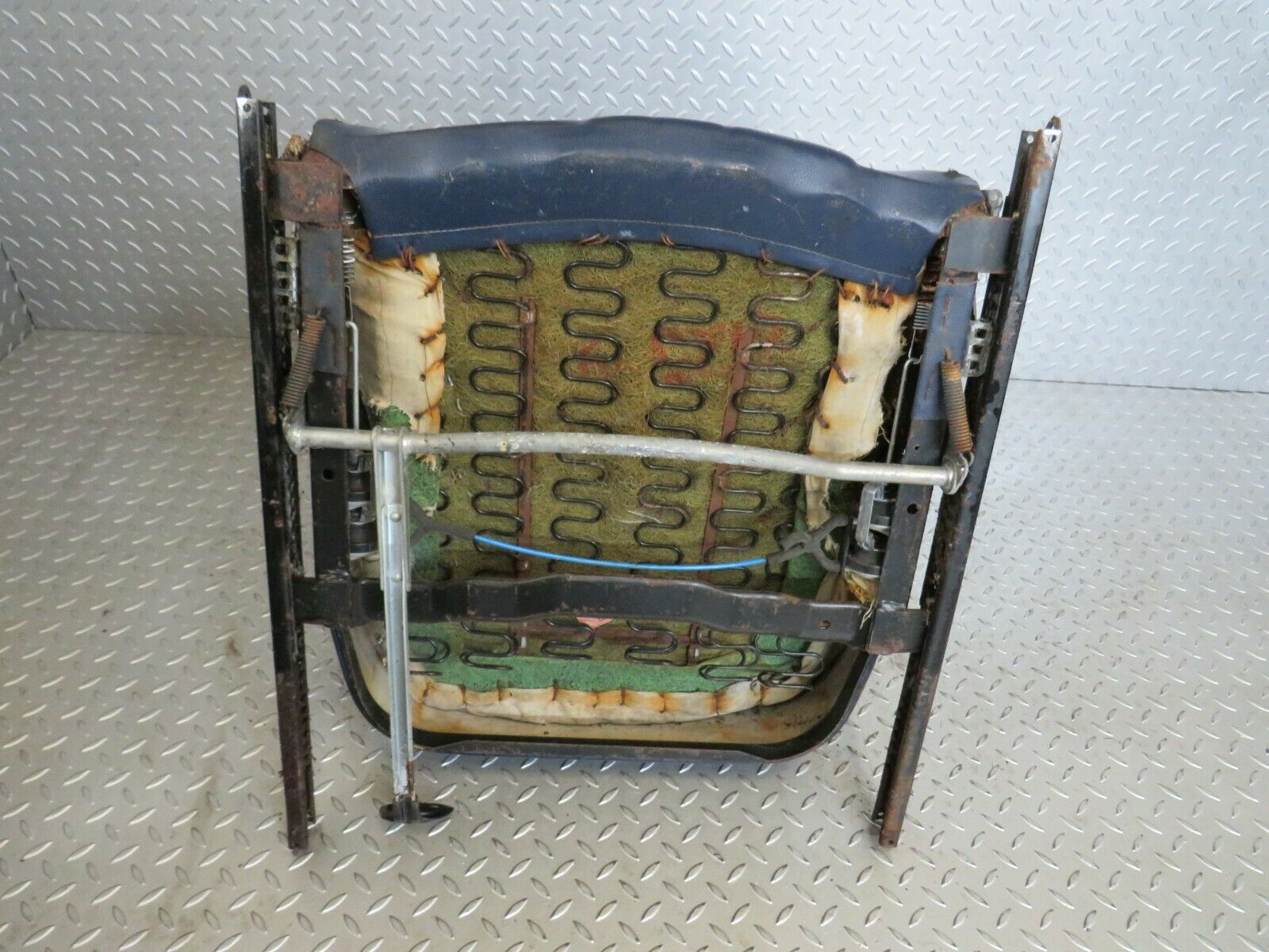 23760 Mercedes-Benz C107 450SLC Coupe Front Right Seat Blue Half Leather