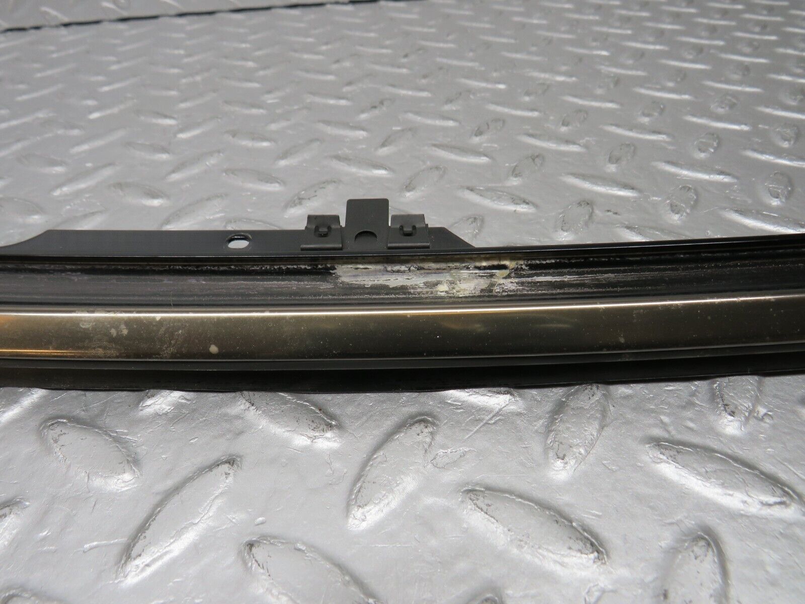 38607 Mercedes-Benz R129 280SL Coupe Front Windscreen Top Chrome Trim