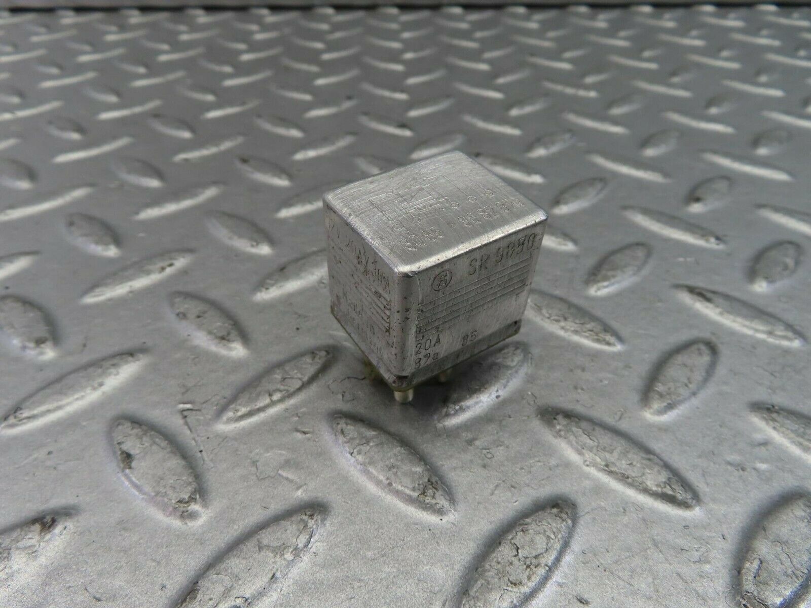 9717 Mercedes-Benz C123 280CE Coupe Multi Purpose Relay 0015420219