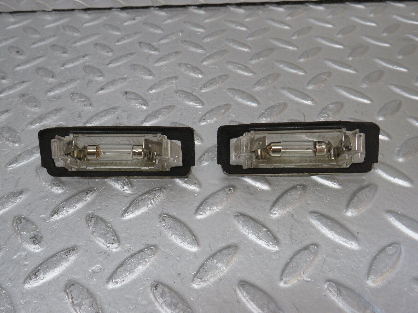 34884 Mercedes-Benz W210 320E number Plate Light 2x 2108200356