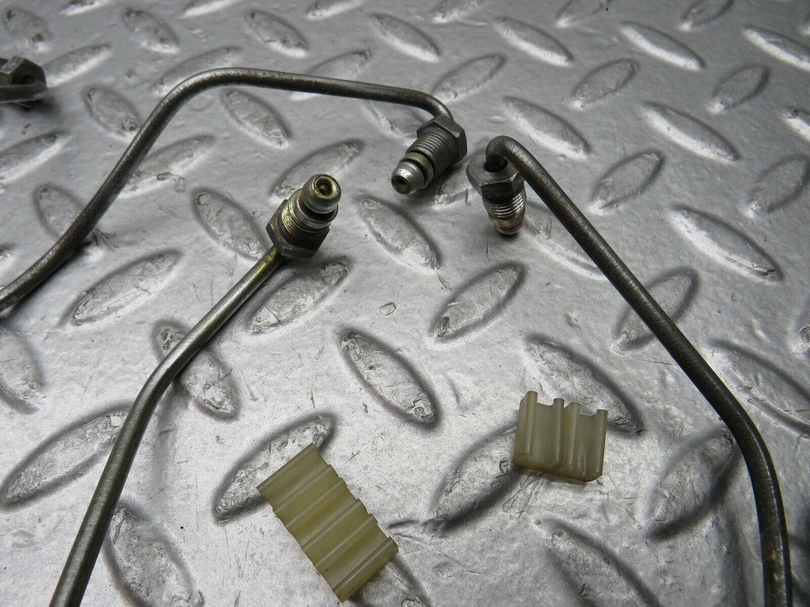 21792 Mercedes-Benz W126 300SE Fuel Line Hose Set