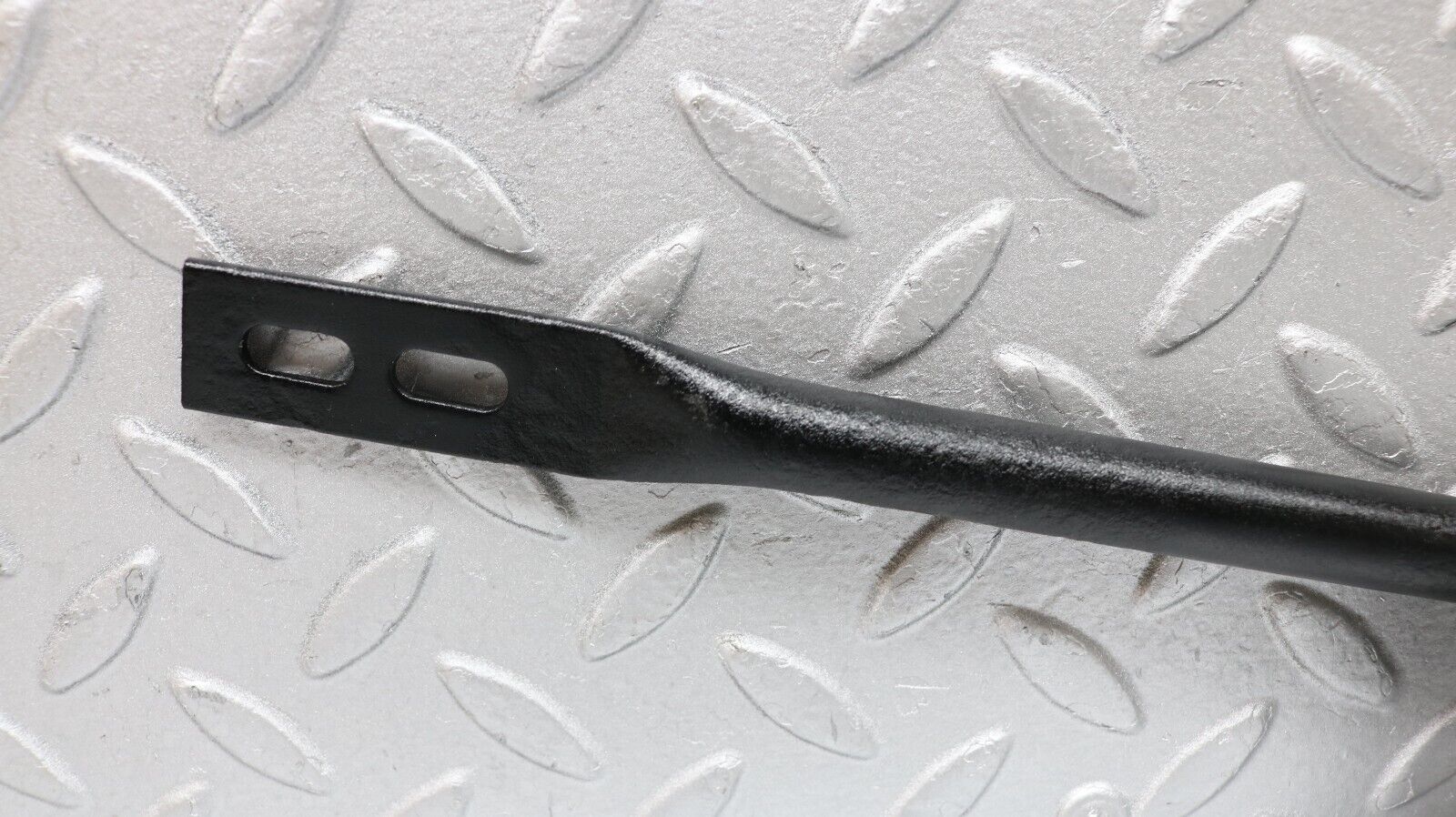 37231 Mercedes-Benz C126 420SEC Coupe Front Lock Carrier Panel Reinforcement