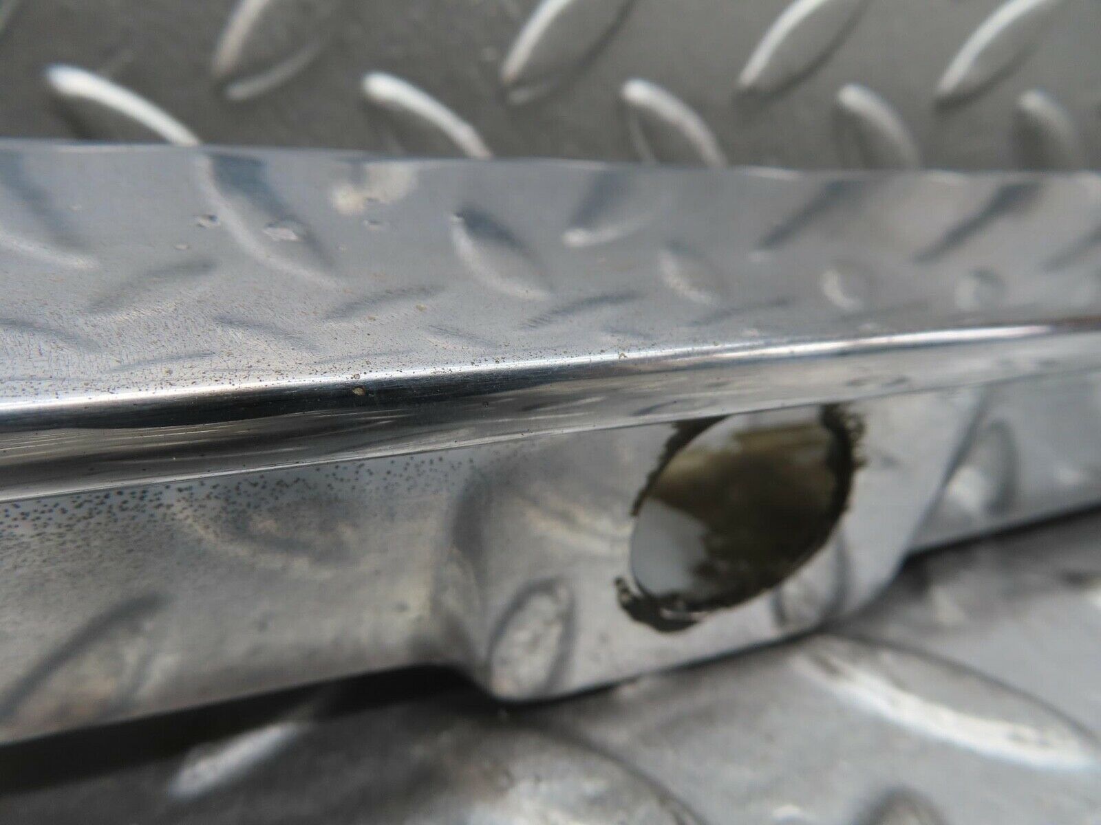 14330 Mercedes-Benz W116 350SE number Plate Light Holder Chrome Moulding Trim