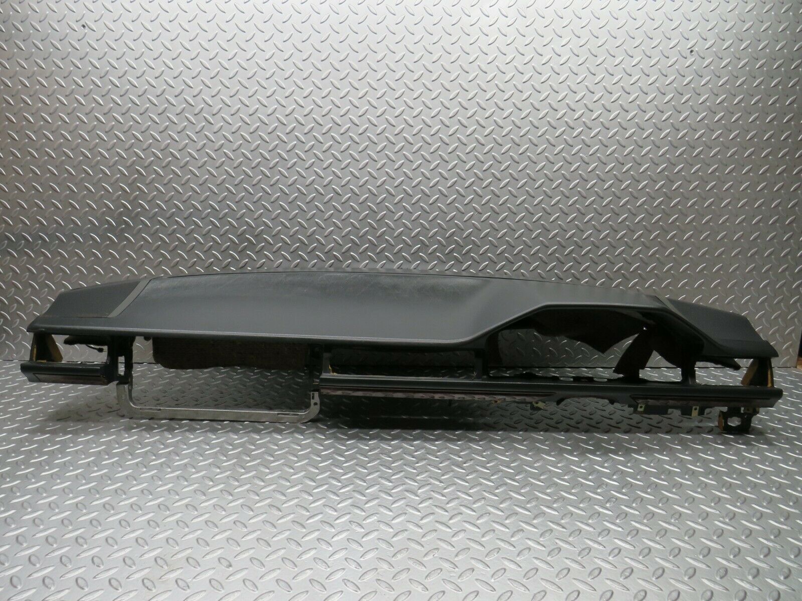 22381 Mercedes-Benz C124 E220 Coupe Dashboard Black