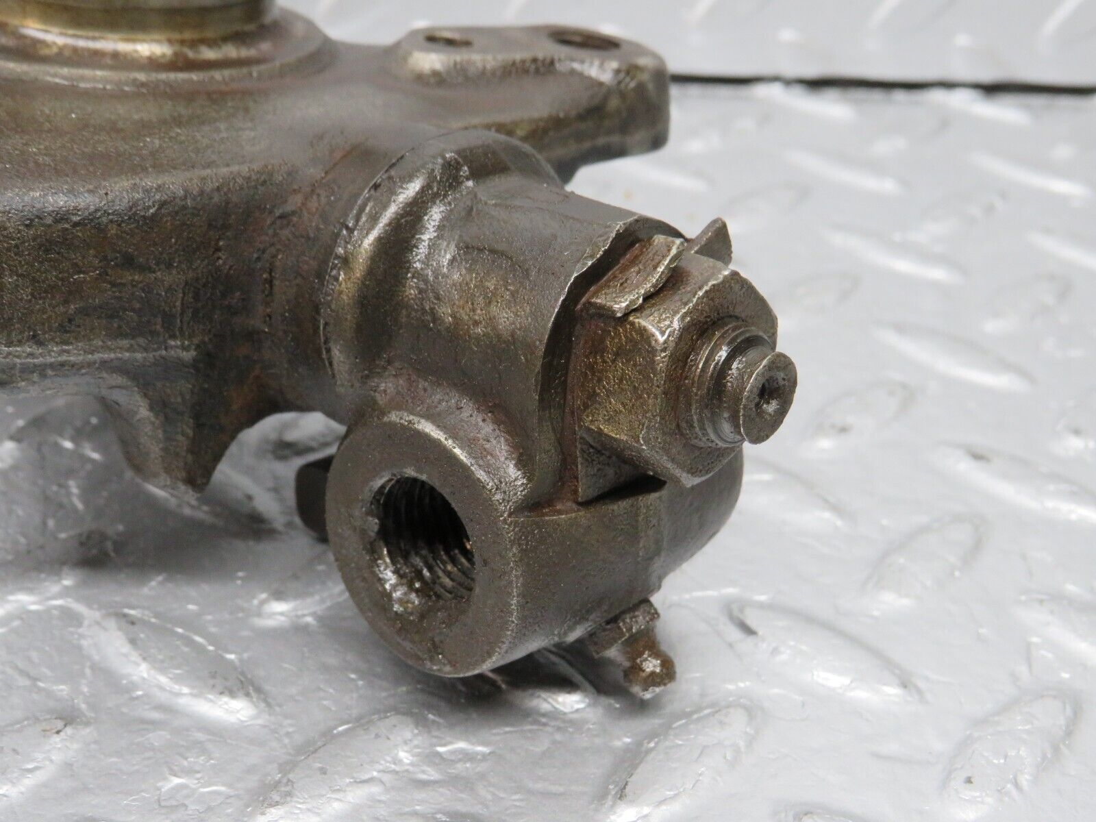 40394 Mercedes-Benz W110 230 Front Right Steering Knuckle