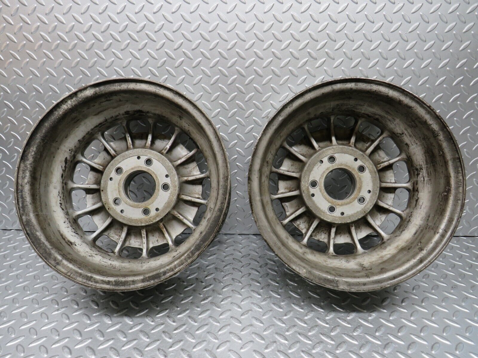 29620 Mercedes-Benz W123 Alloy Wheel Set Mexican Hat 5.5Jx14H2 ET30 1234001702